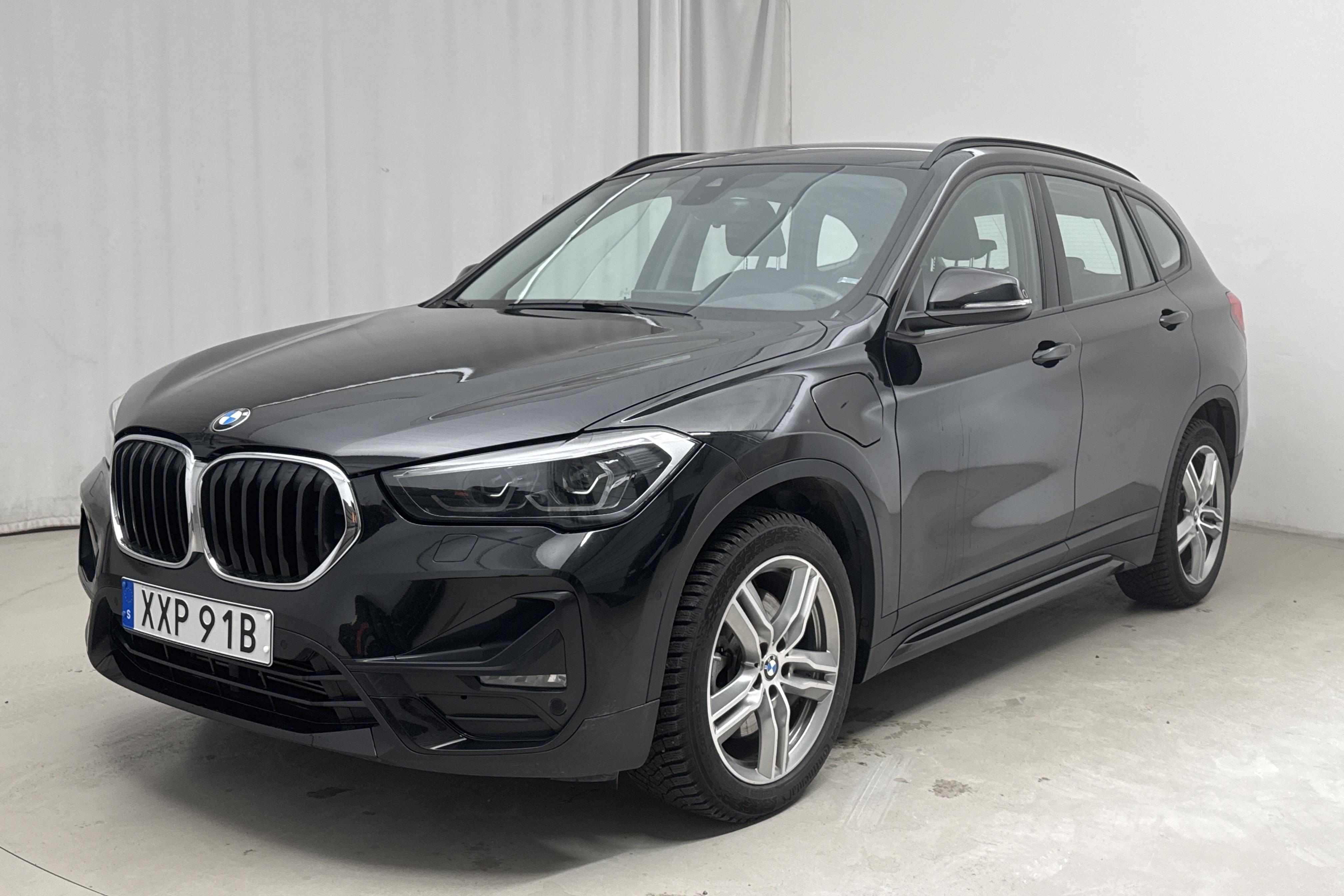 BMW X1 xDrive25e 9,7 kWh LCI, F48 (220hk) - 6 816 mil - Automat - svart - 2021