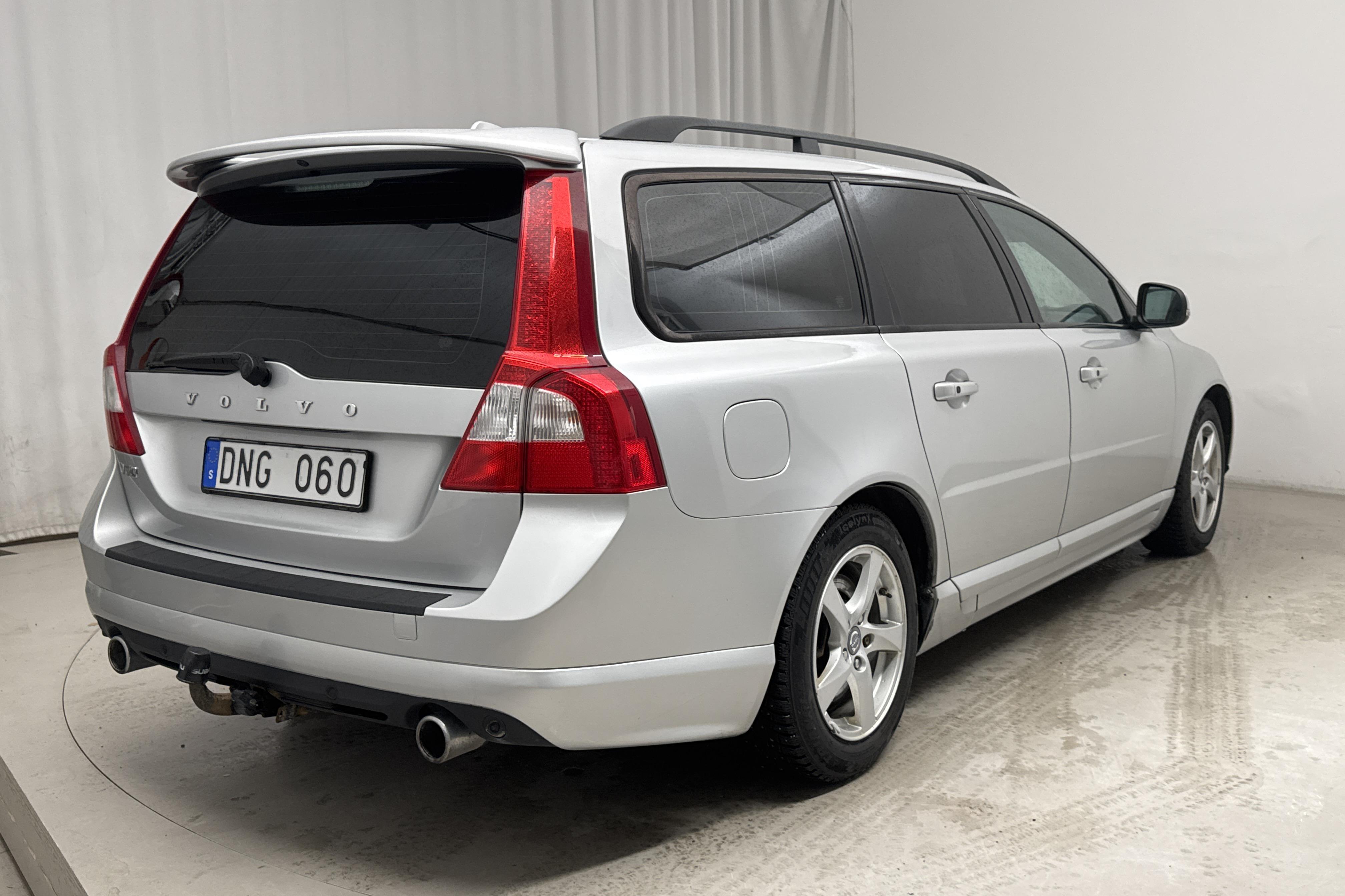 Volvo V70 II D4 AWD (163hk) - 26 920 mil - Automat - Light Grey - 2013