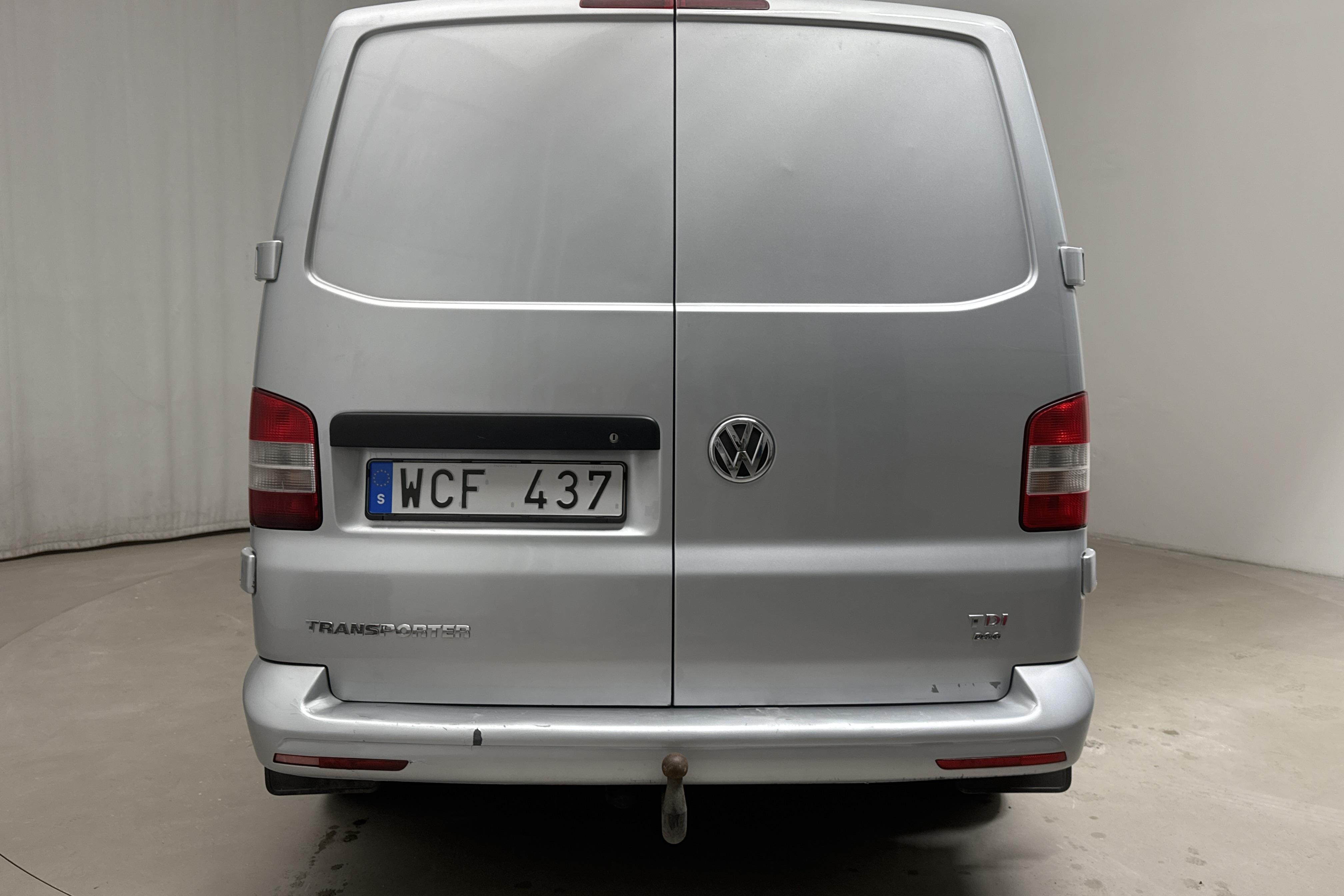 VW Transporter T5 2.0 TDI (180hk) - 18 501 mil - Automat - silver - 2013