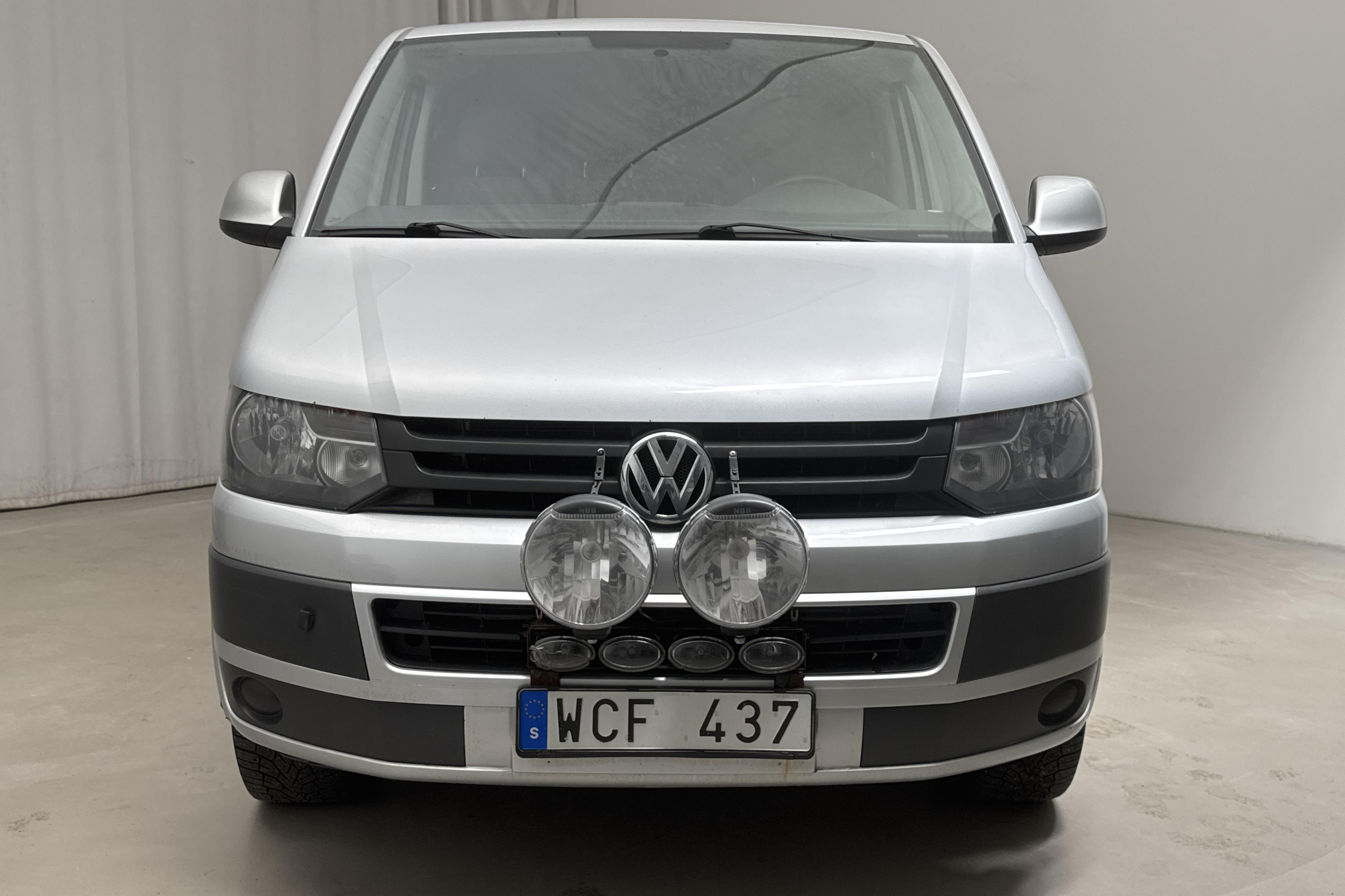 VW Transporter T5 2.0 TDI (180hk) - 18 501 mil - Automat - silver - 2013