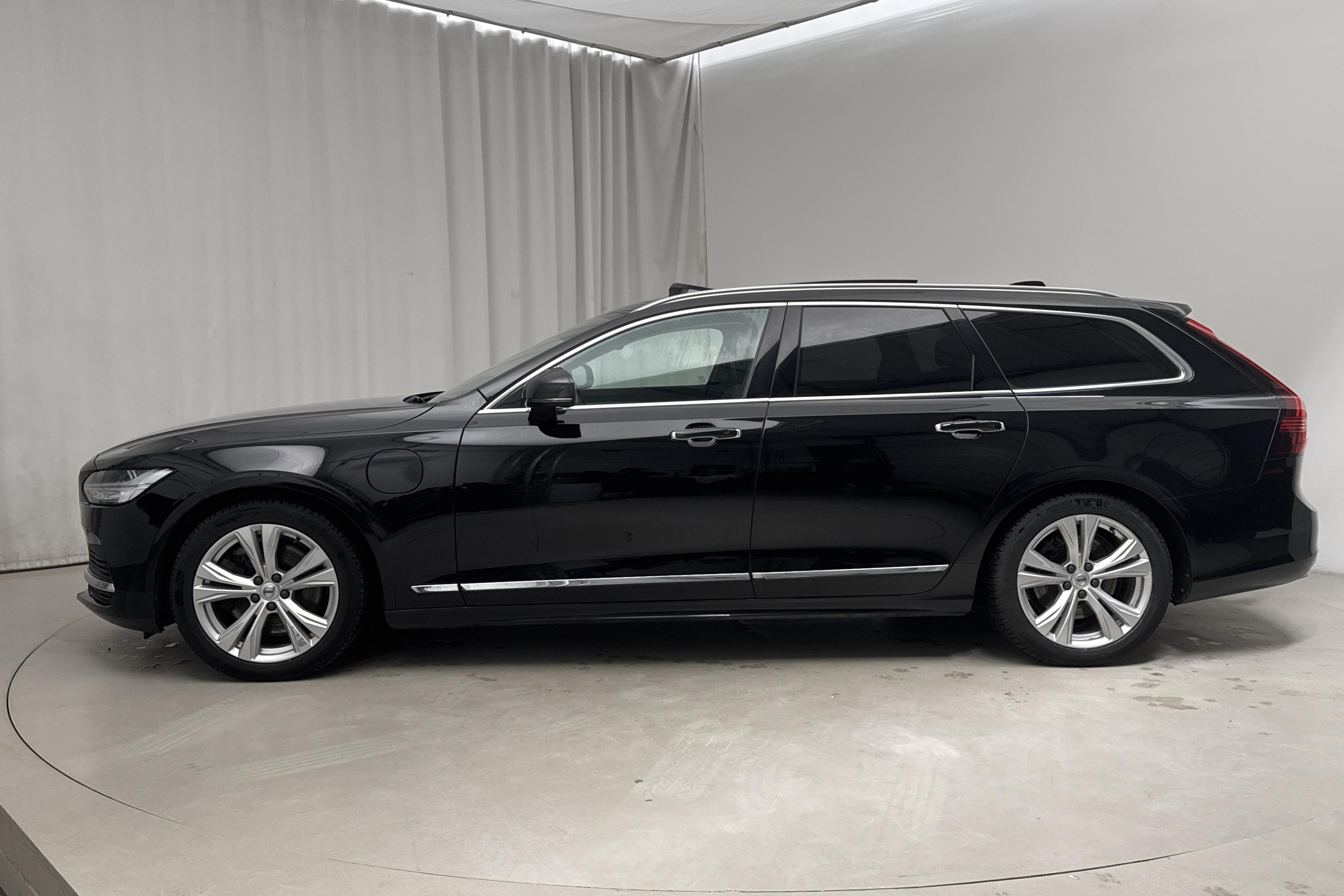 Volvo V90 T6 AWD Twin Engine (340hk) - 13 583 mil - Automat - svart - 2021