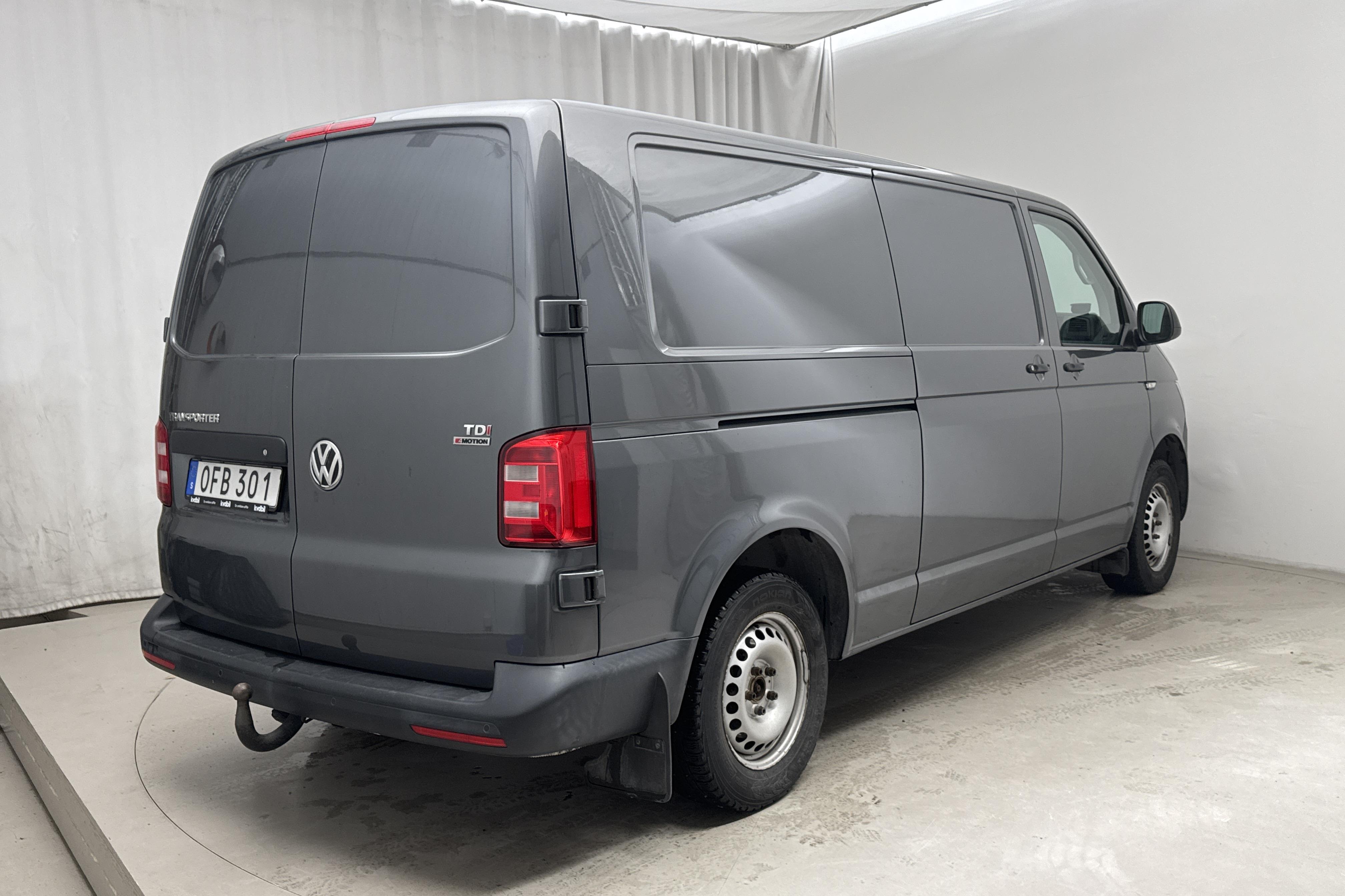 VW Transporter T6 2.0 TDI BMT Skåp 4MOTION (150hk) - 11 920 mil - Automat - grå - 2017