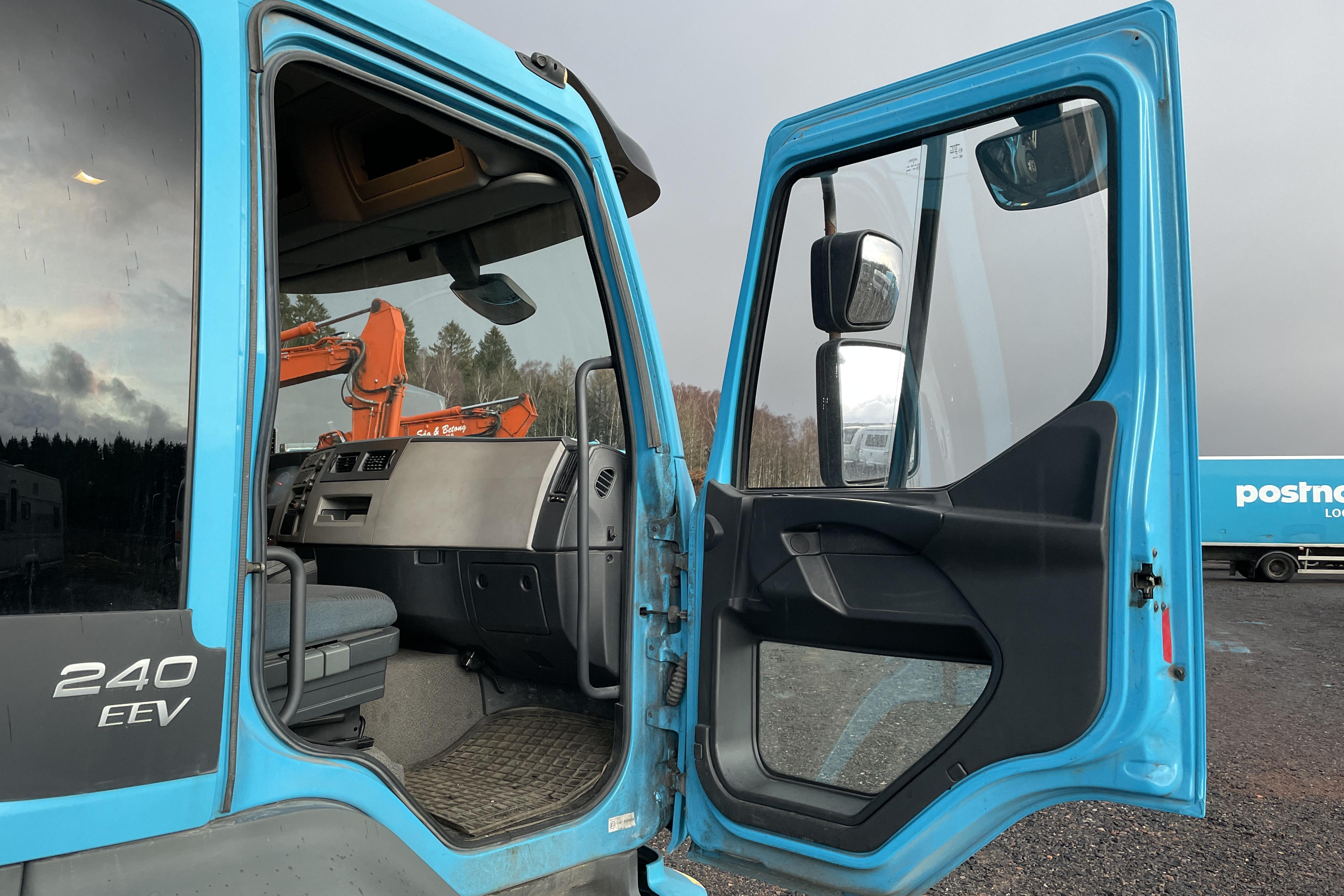 VOLVO FL240 - 486 291 km - Automaattinen - Light Blue - 2014