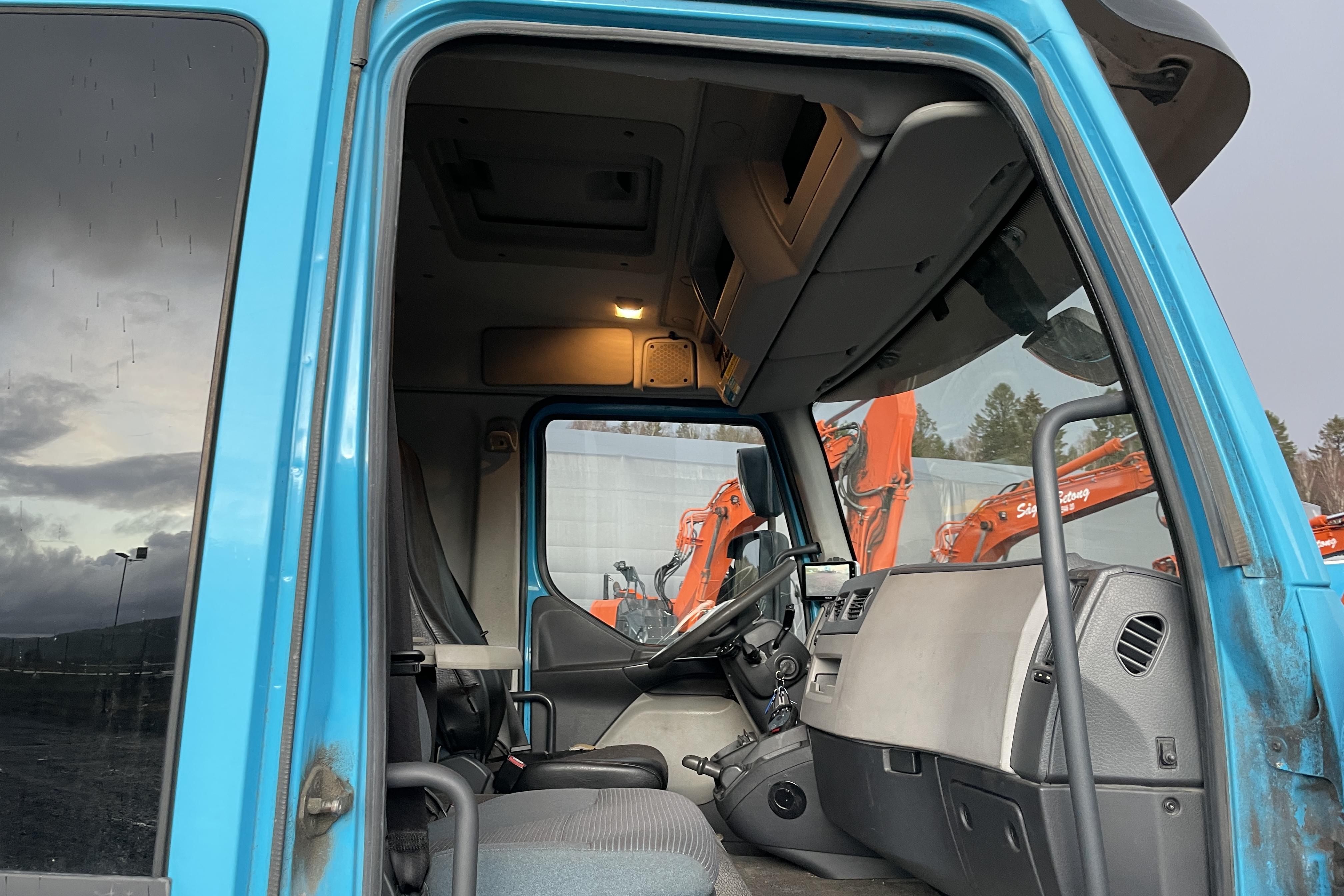 VOLVO FL240 - 486 291 km - Automaattinen - Light Blue - 2014