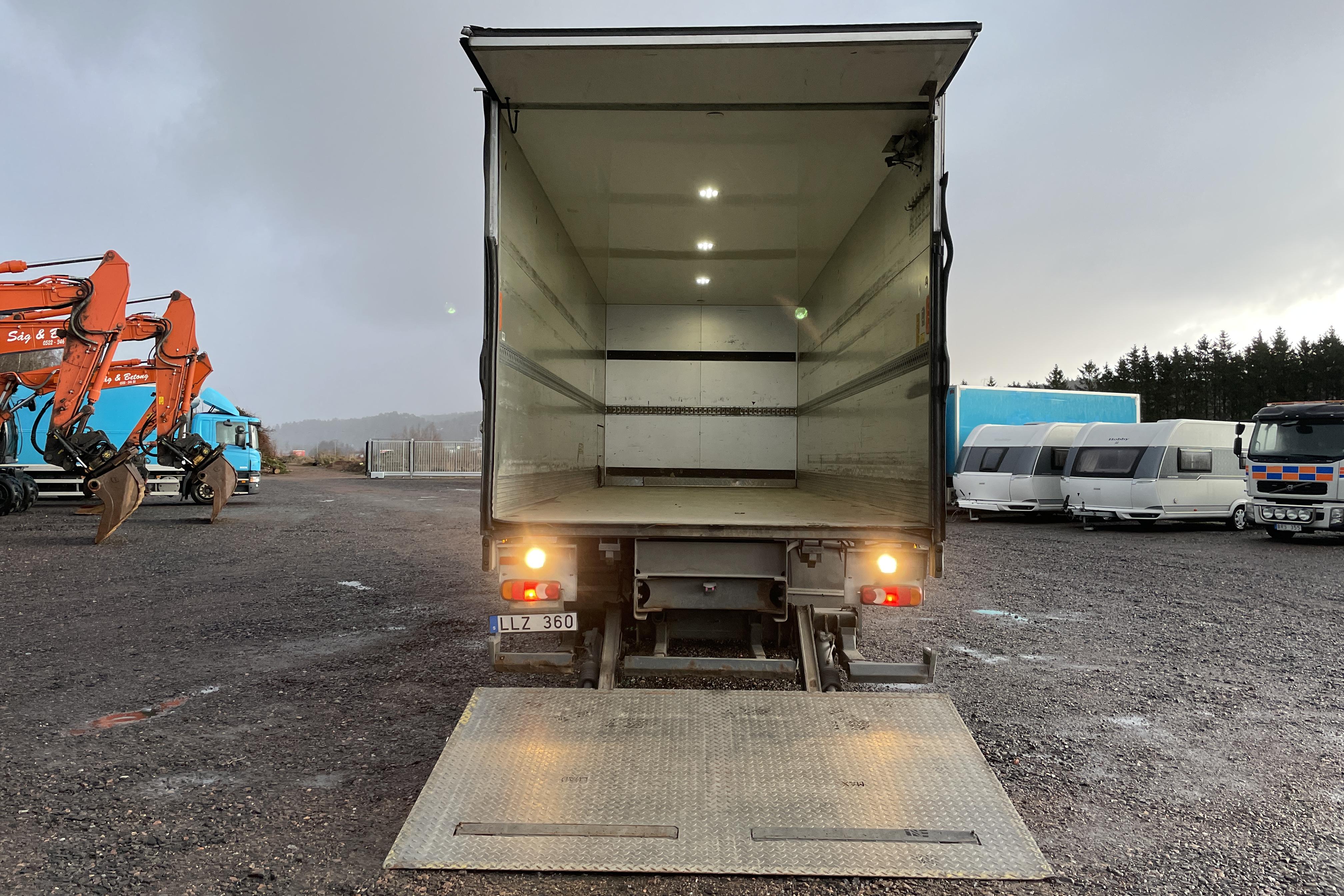 VOLVO FL240 - 486 291 km - Automaattinen - Light Blue - 2014