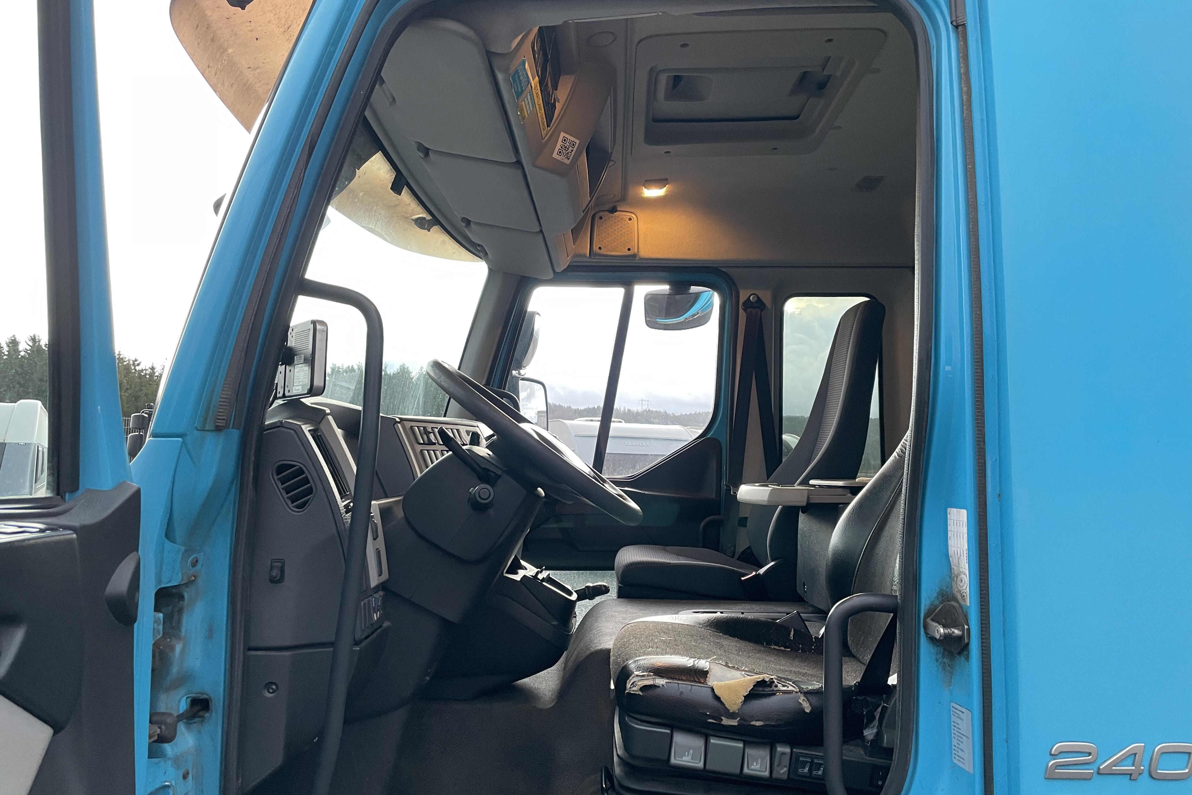 VOLVO FL240 - 486 291 km - Automaattinen - Light Blue - 2014