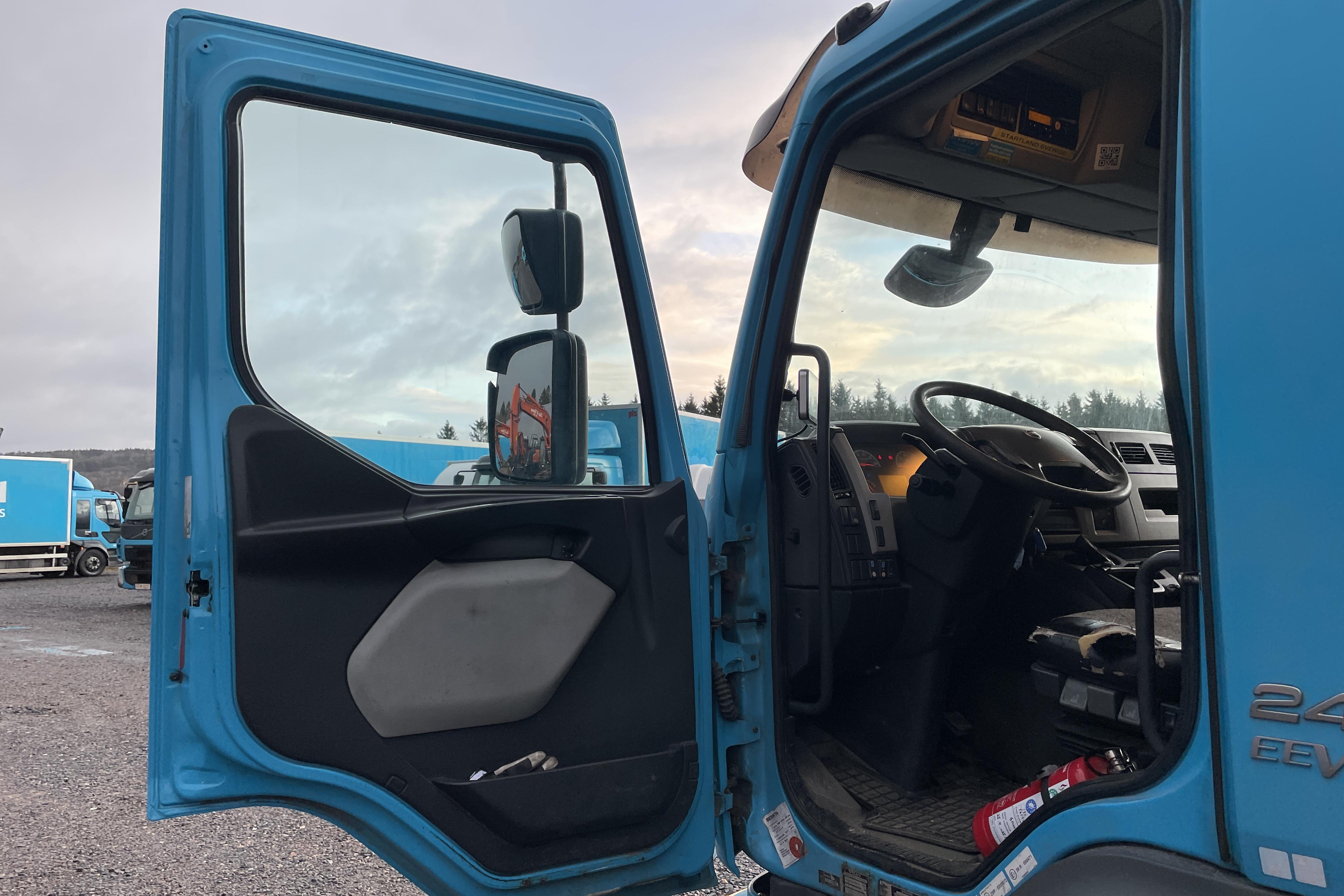 VOLVO FL240 - 486 291 km - Automaattinen - Light Blue - 2014