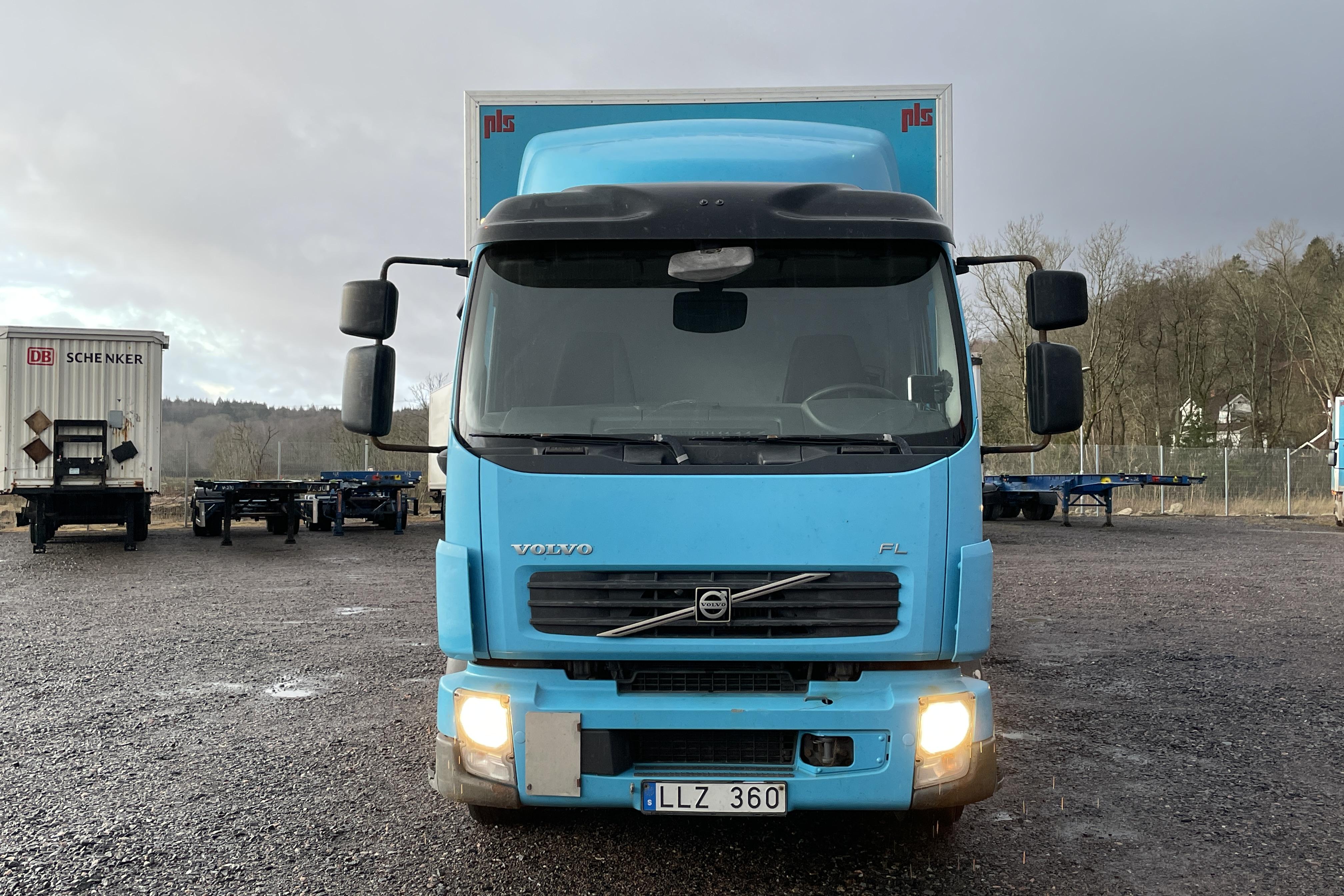 VOLVO FL240 - 486 291 km - Automaattinen - Light Blue - 2014