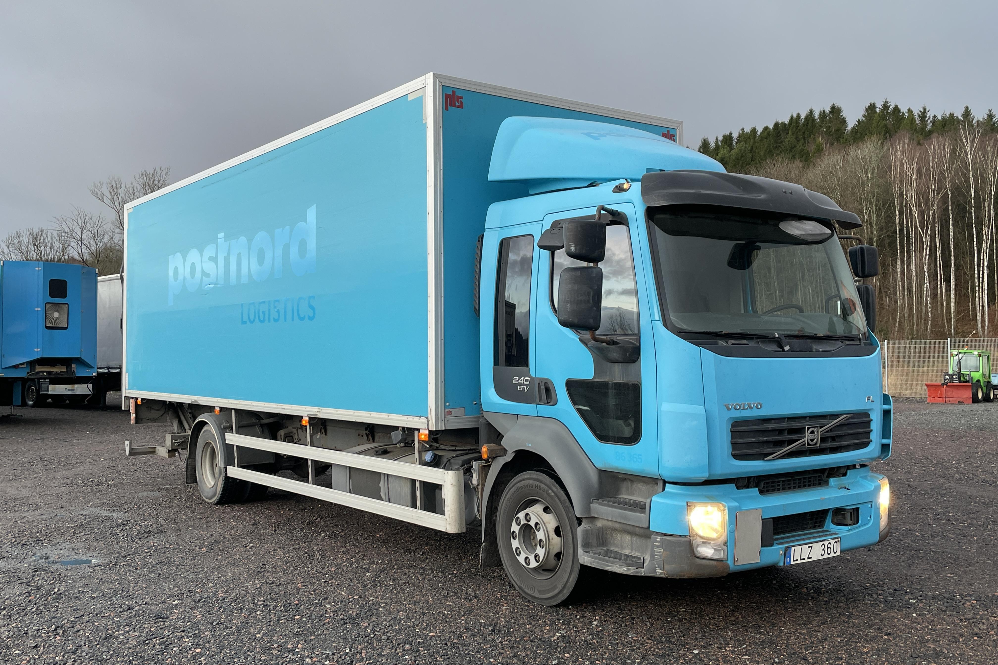 VOLVO FL240 - 486 291 km - Automaattinen - Light Blue - 2014