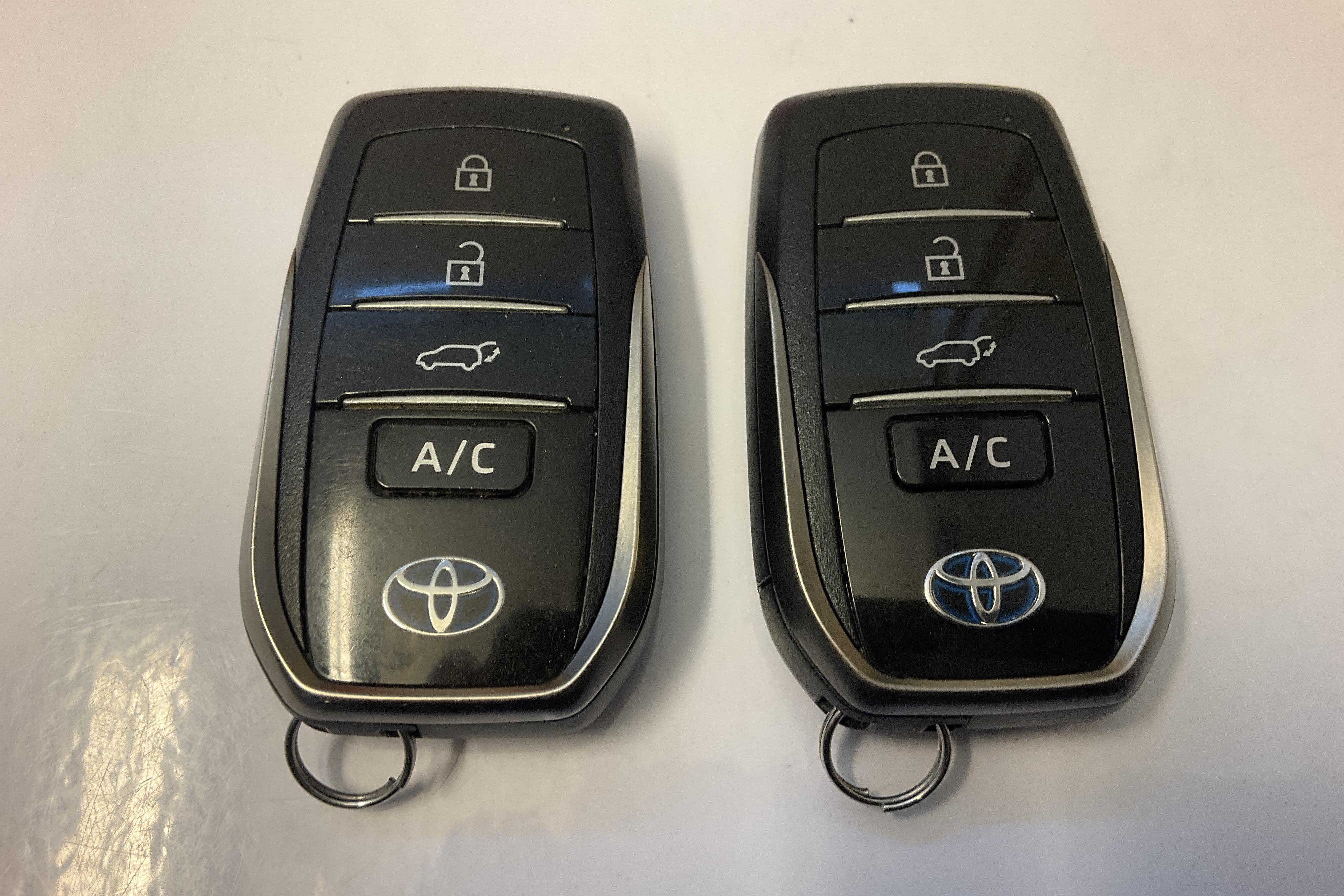 Toyota RAV4 2.5 Plug-in Hybrid AWD (306hk) - 7 919 mil - Automat - grå - 2021