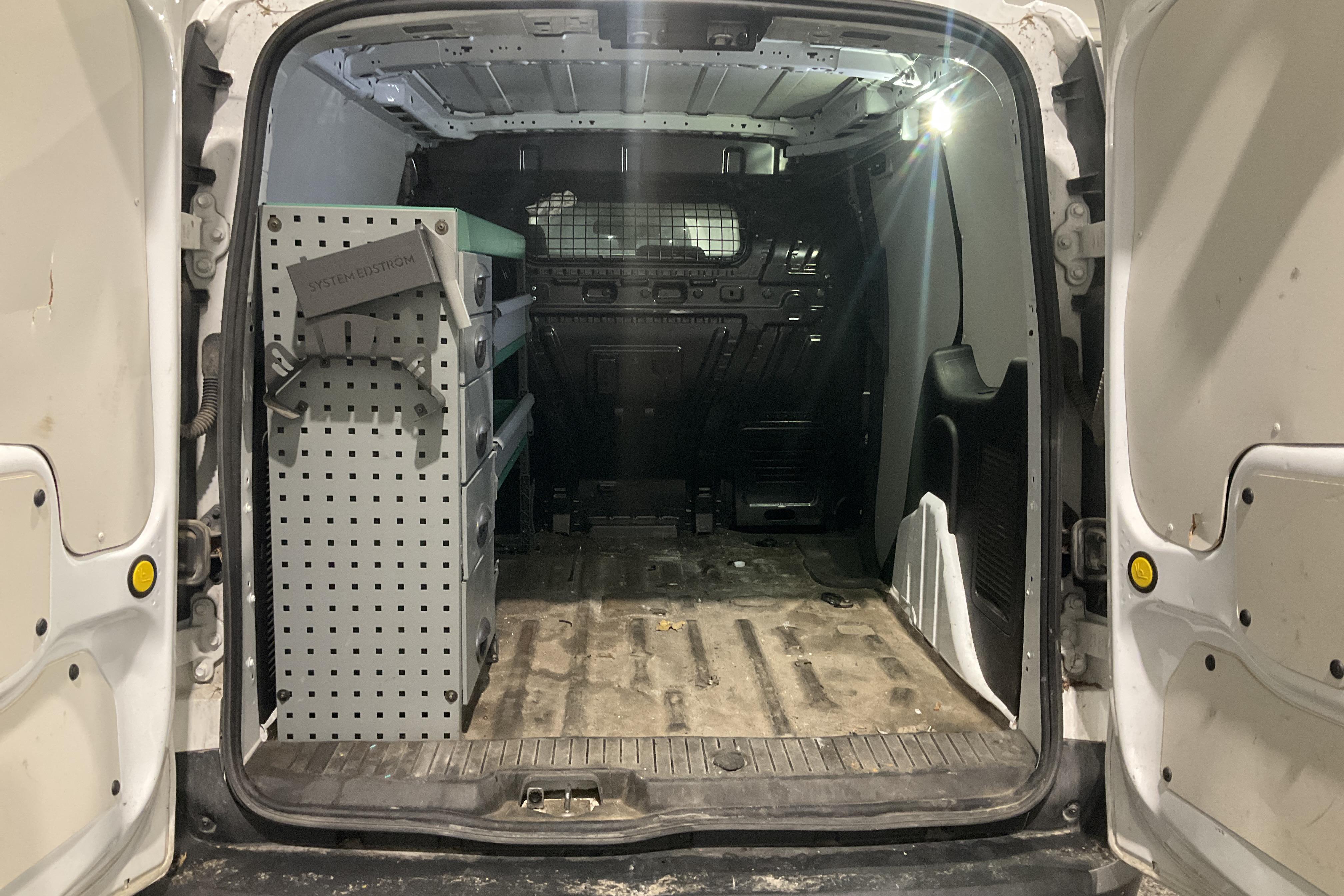 Ford Transit Connect 1.5 TDCi (100hk) - 17 448 mil - Automat - vit - 2018