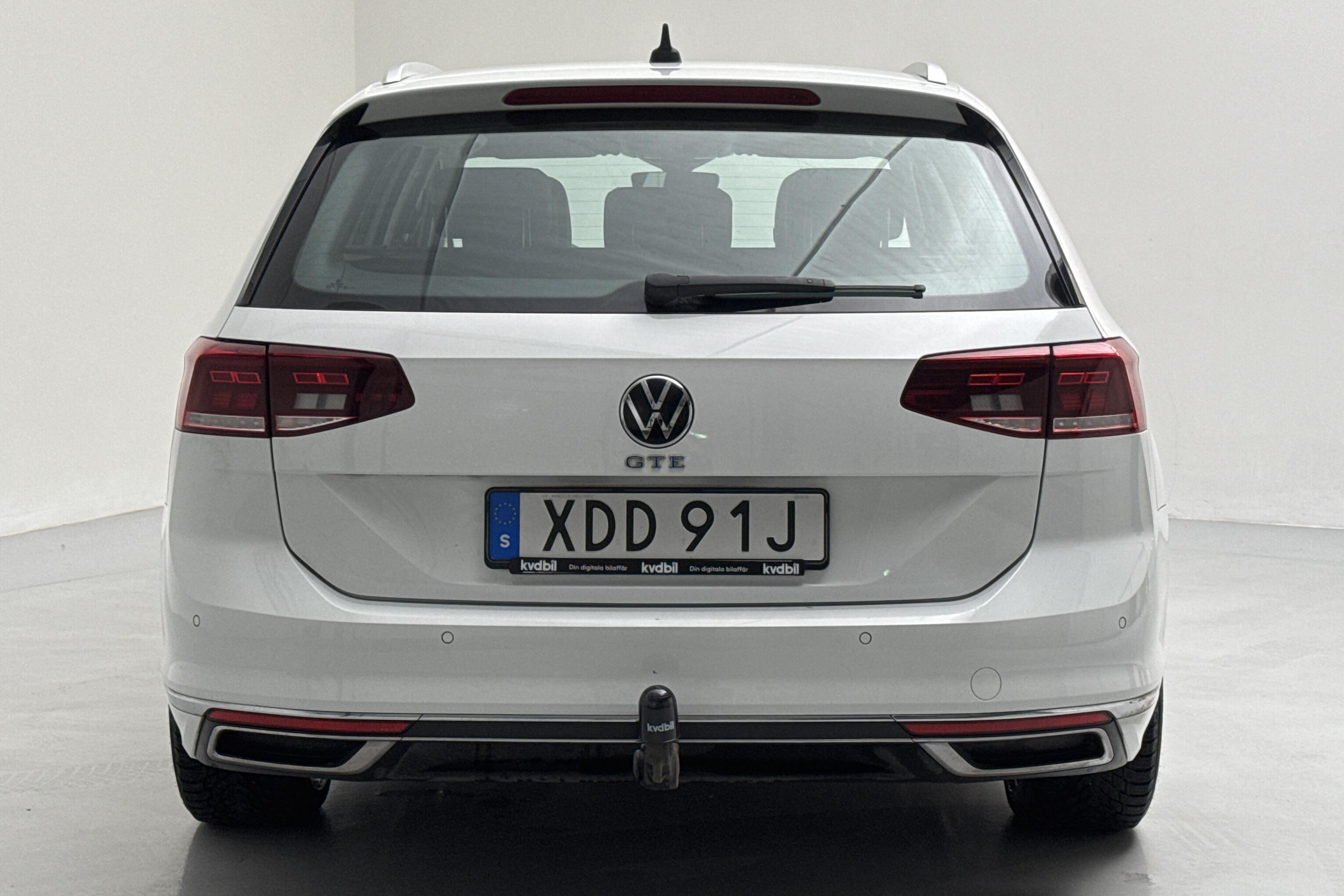 VW Passat 1.4 GTE Sportscombi (218hk) - 134 080 km - Automaattinen - valkoinen - 2021