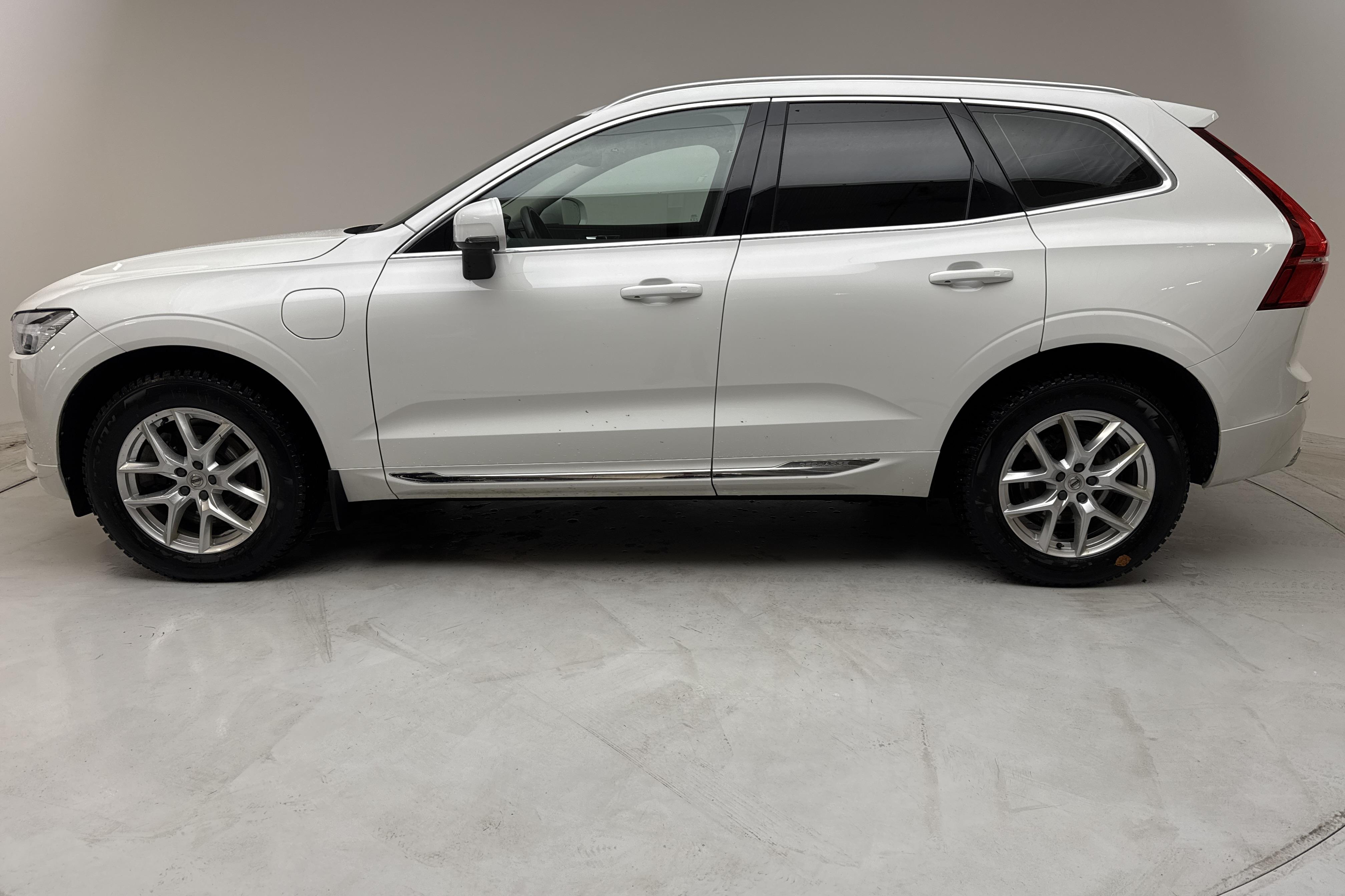 Volvo XC60 T6 AWD Recharge (340hk) - 12 124 mil - Automat - vit - 2021