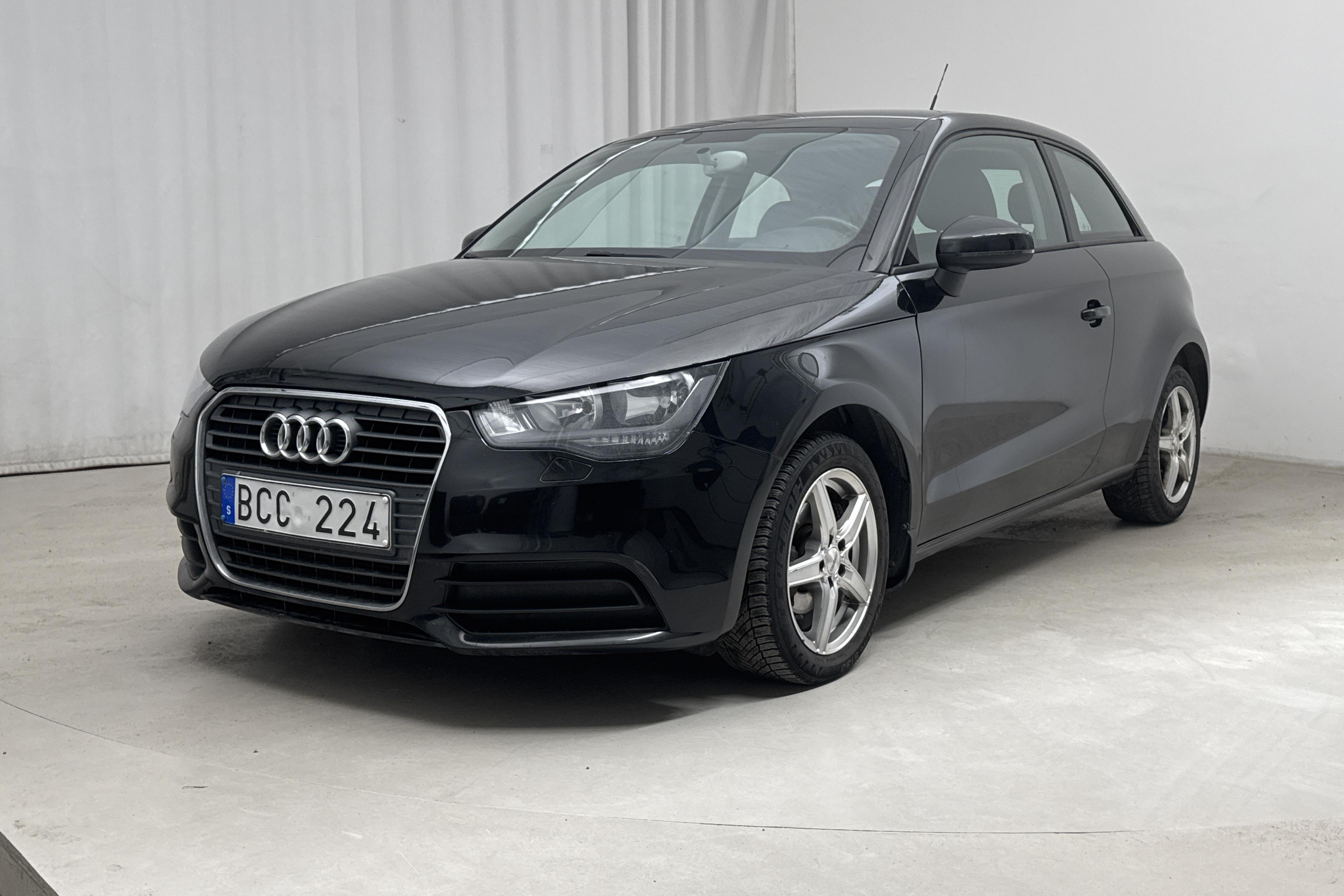 Audi A1 1.2 TFSI (86hk) - 13 716 mil - Manuell - svart - 2011