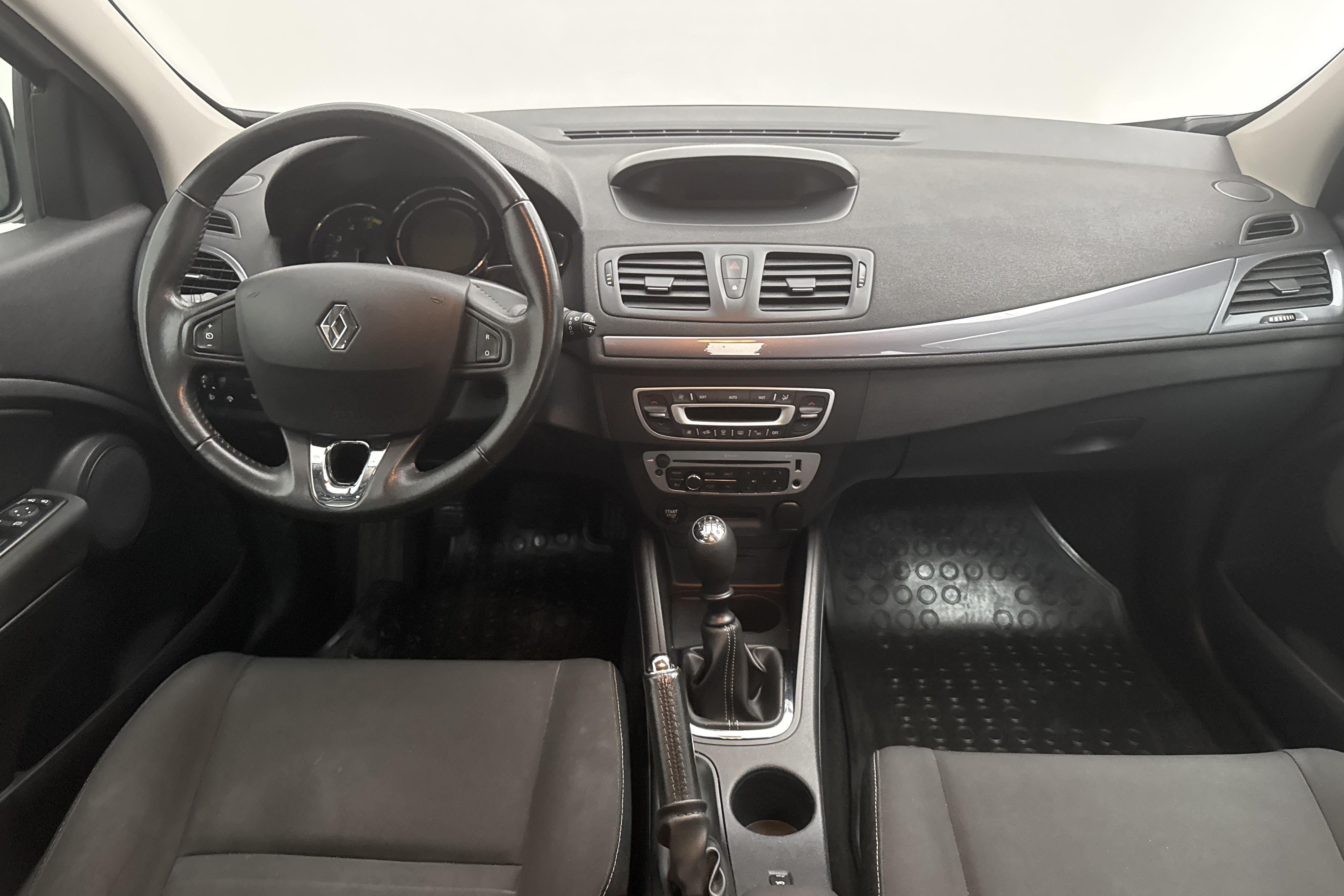 Renault Mégane Phas III 1.5 dCi Sports Tourer (110hk) - 14 445 mil - Manuell - silver - 2015