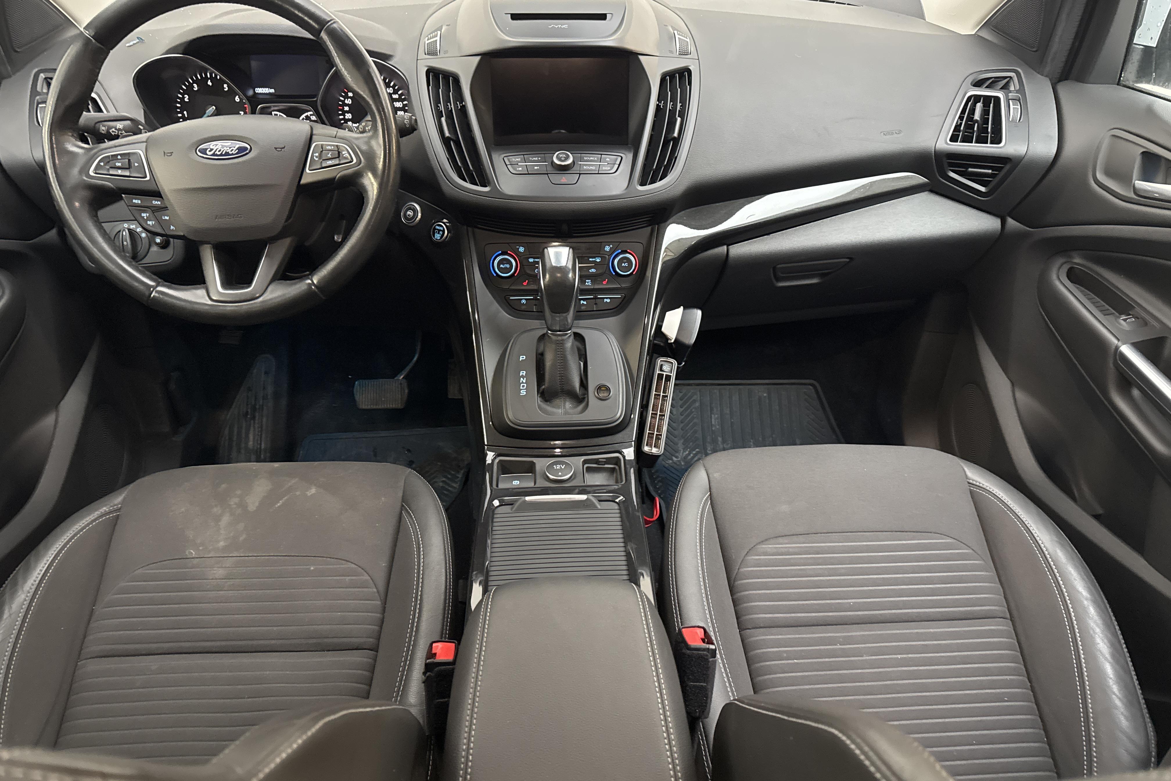 Ford Kuga 1.5 EcoBoost AWD (180hk) - 38 300 km - Automatic - white - 2018