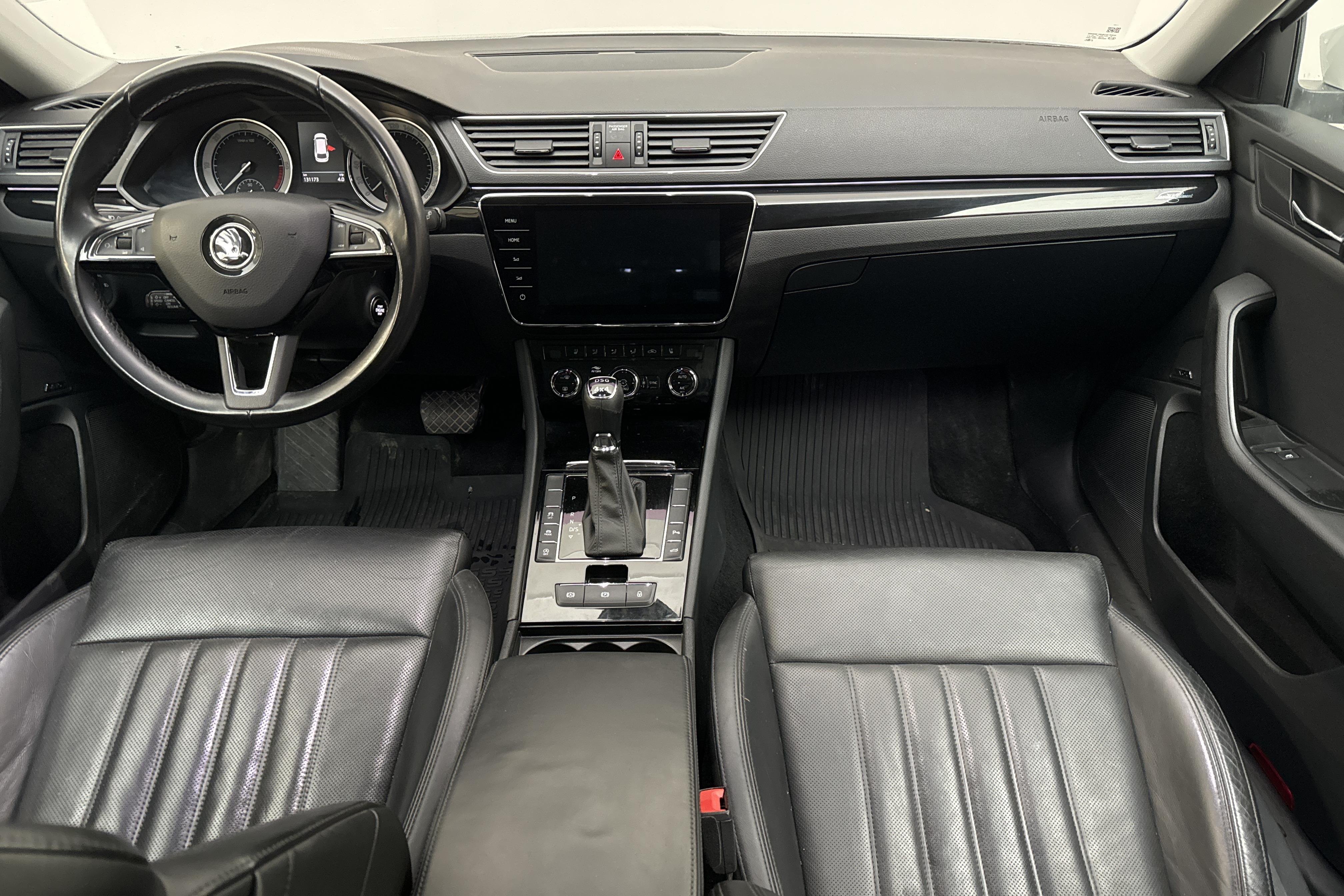 Skoda Superb 2.0 TDI 4x4 Kombi (190hk) - 131 170 km - Automatic - white - 2019