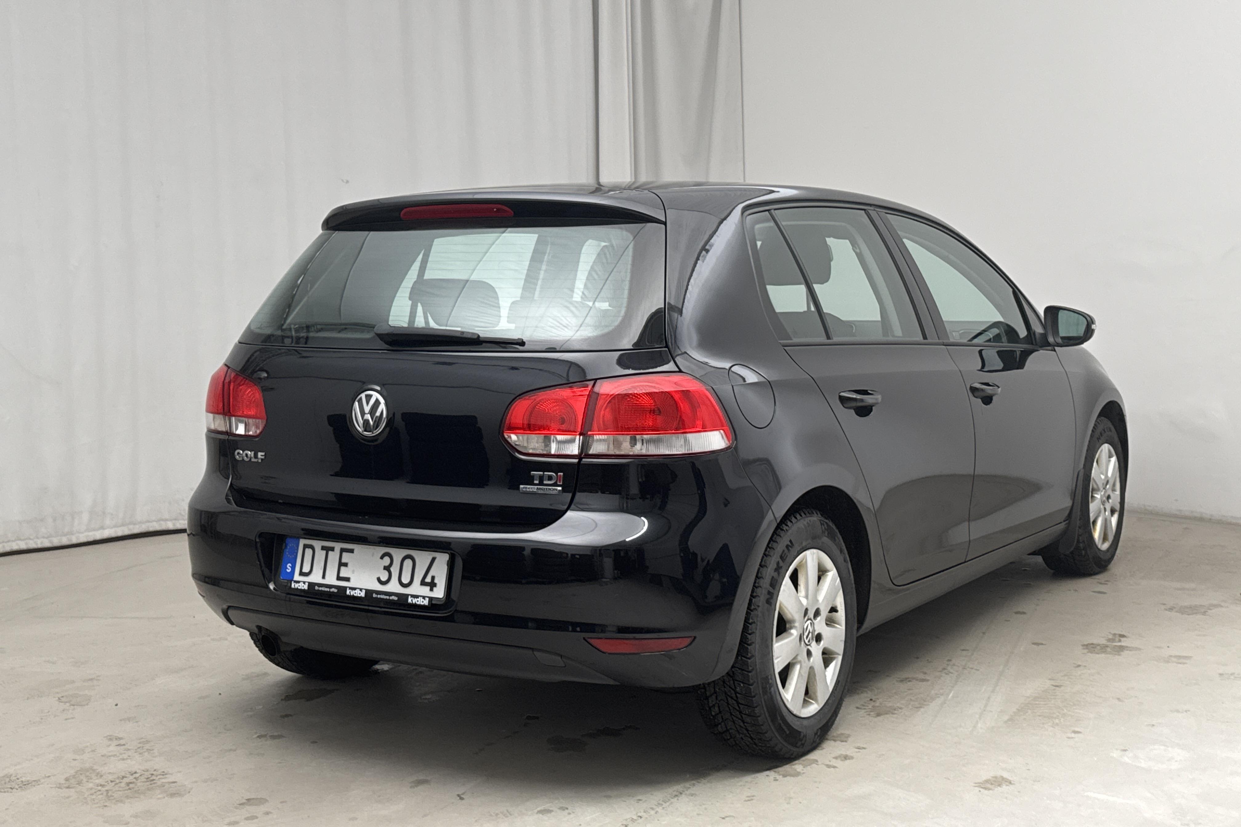 VW 1.6 TDI BlueMotion 5dr (105hk) - 151 360 km - Automaatne - must - 2012