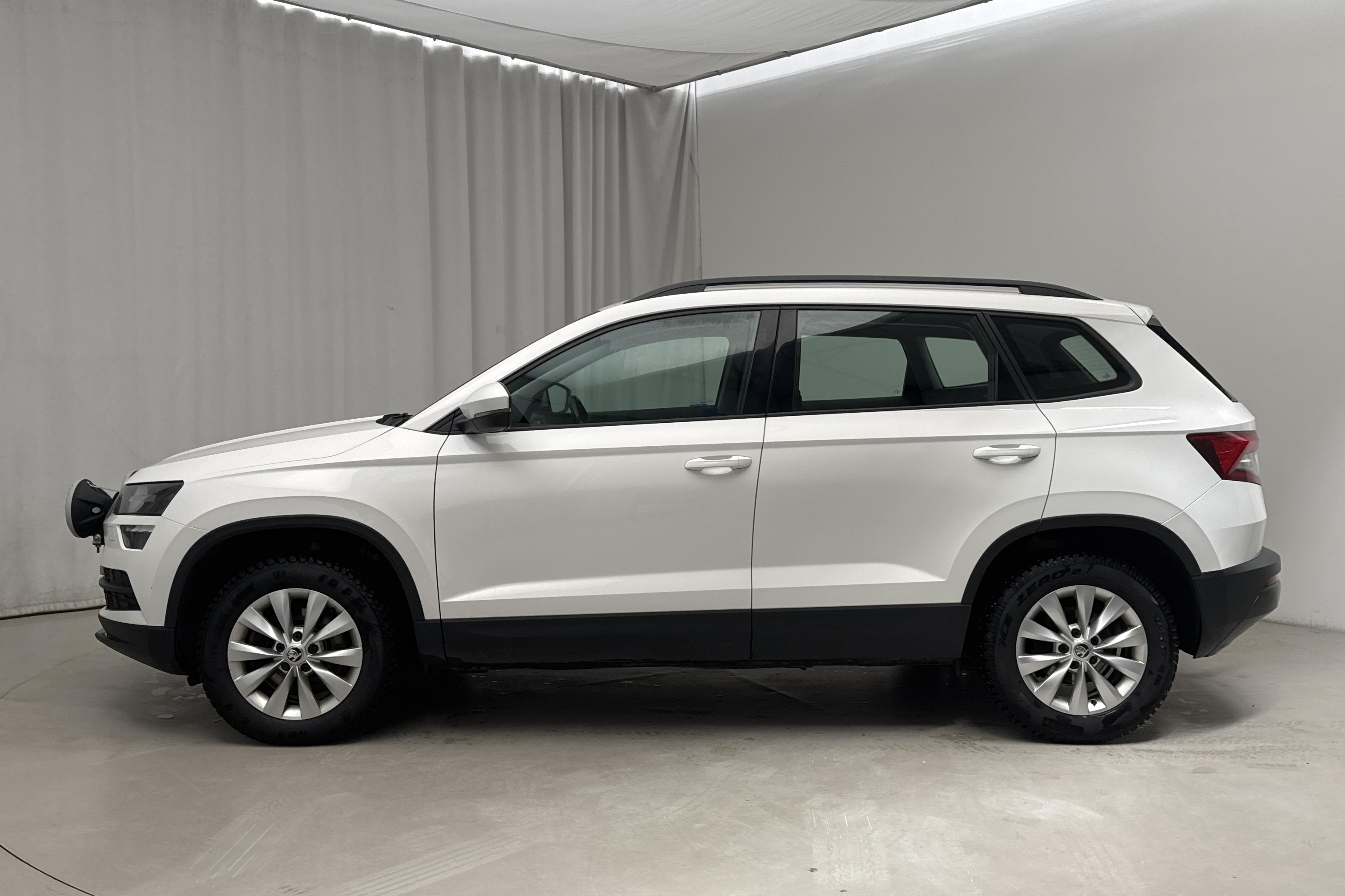 Skoda Karoq 2.0 TDI 4X4 (150hk) - 10 988 mil - Manuell - vit - 2019