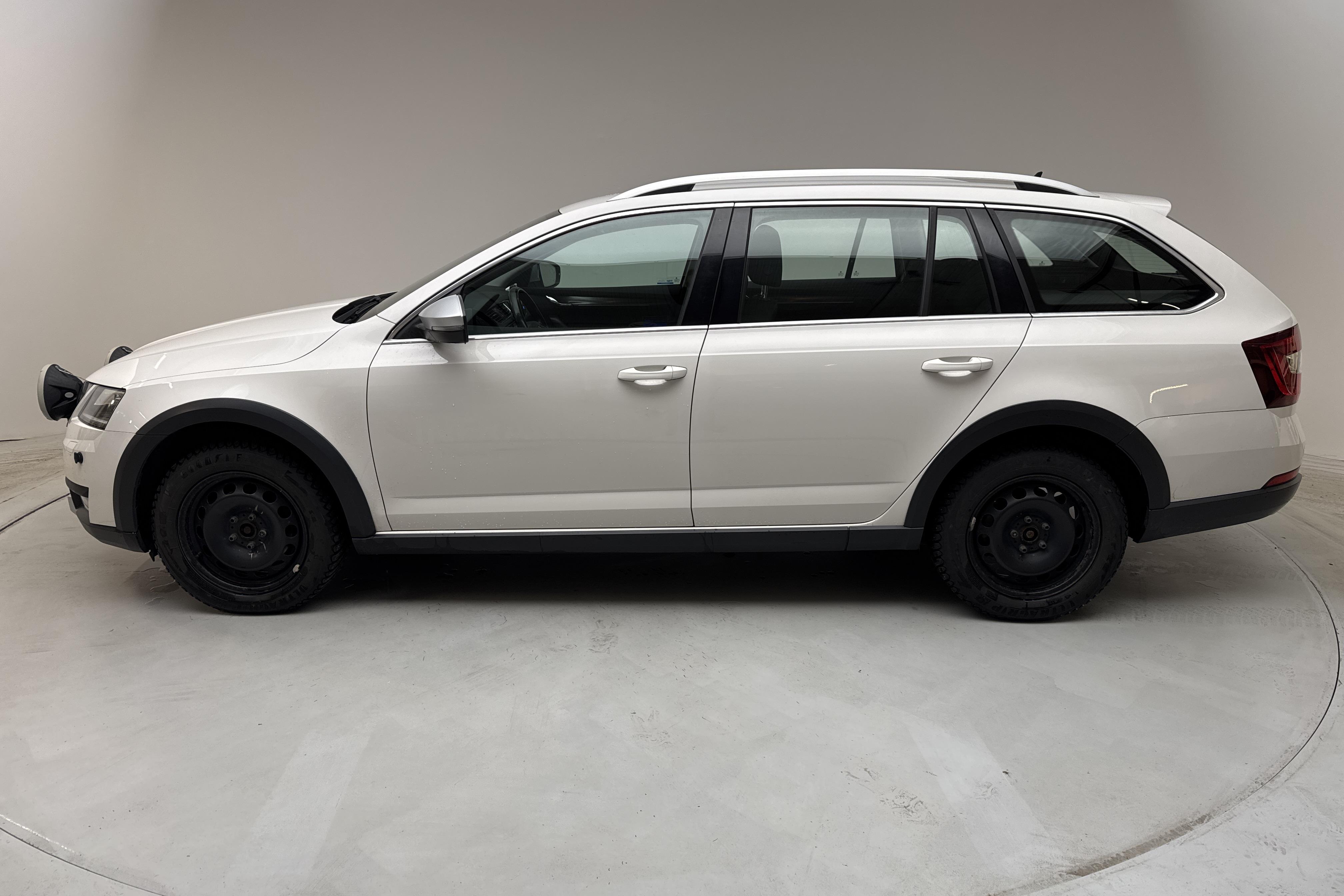 Skoda Octavia Scout II 2.0 TDI 4X4 (150hk) - 15 448 mil - Manuell - vit - 2018