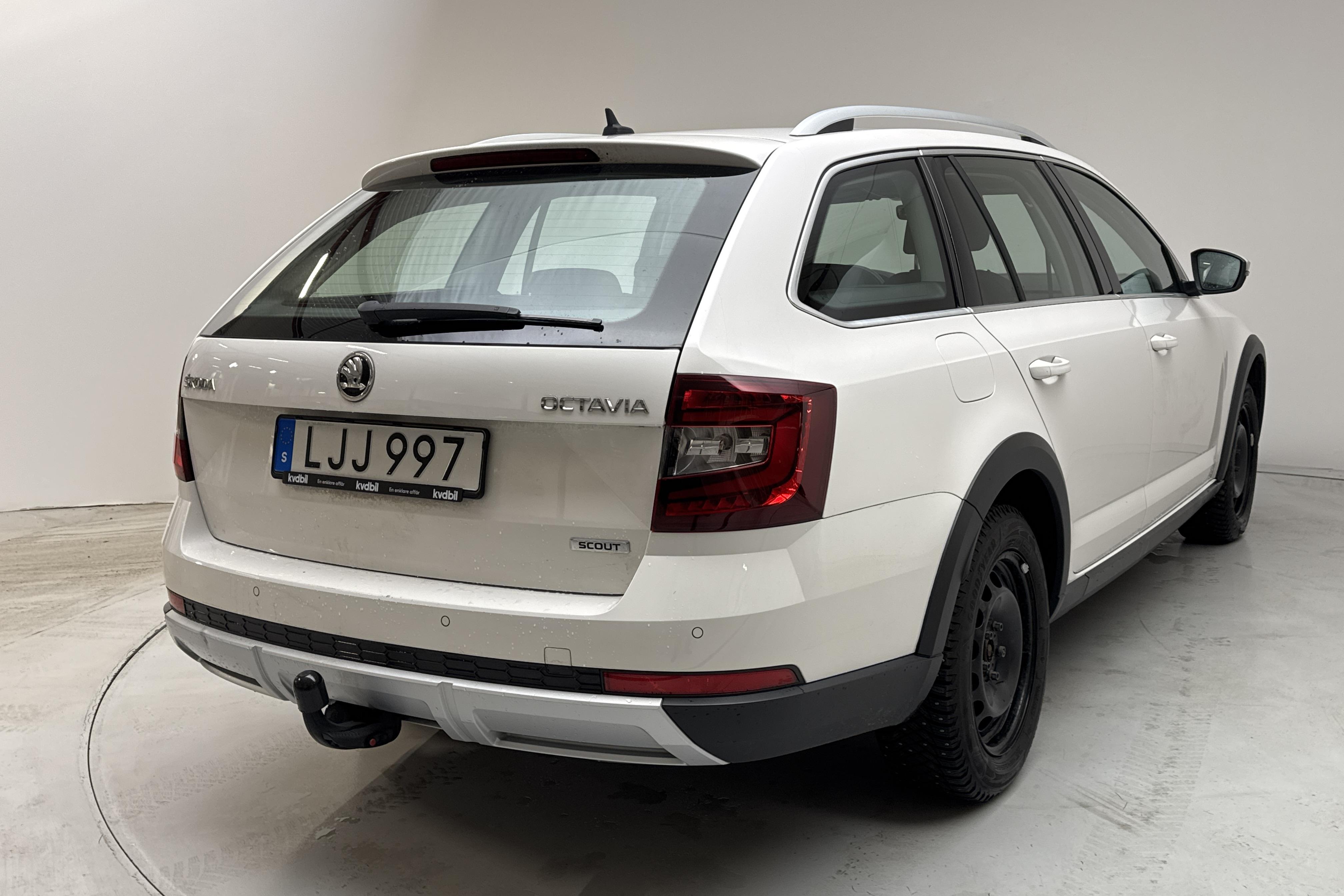 Skoda Octavia Scout II 2.0 TDI 4X4 (150hk) - 15 448 mil - Manuell - vit - 2018