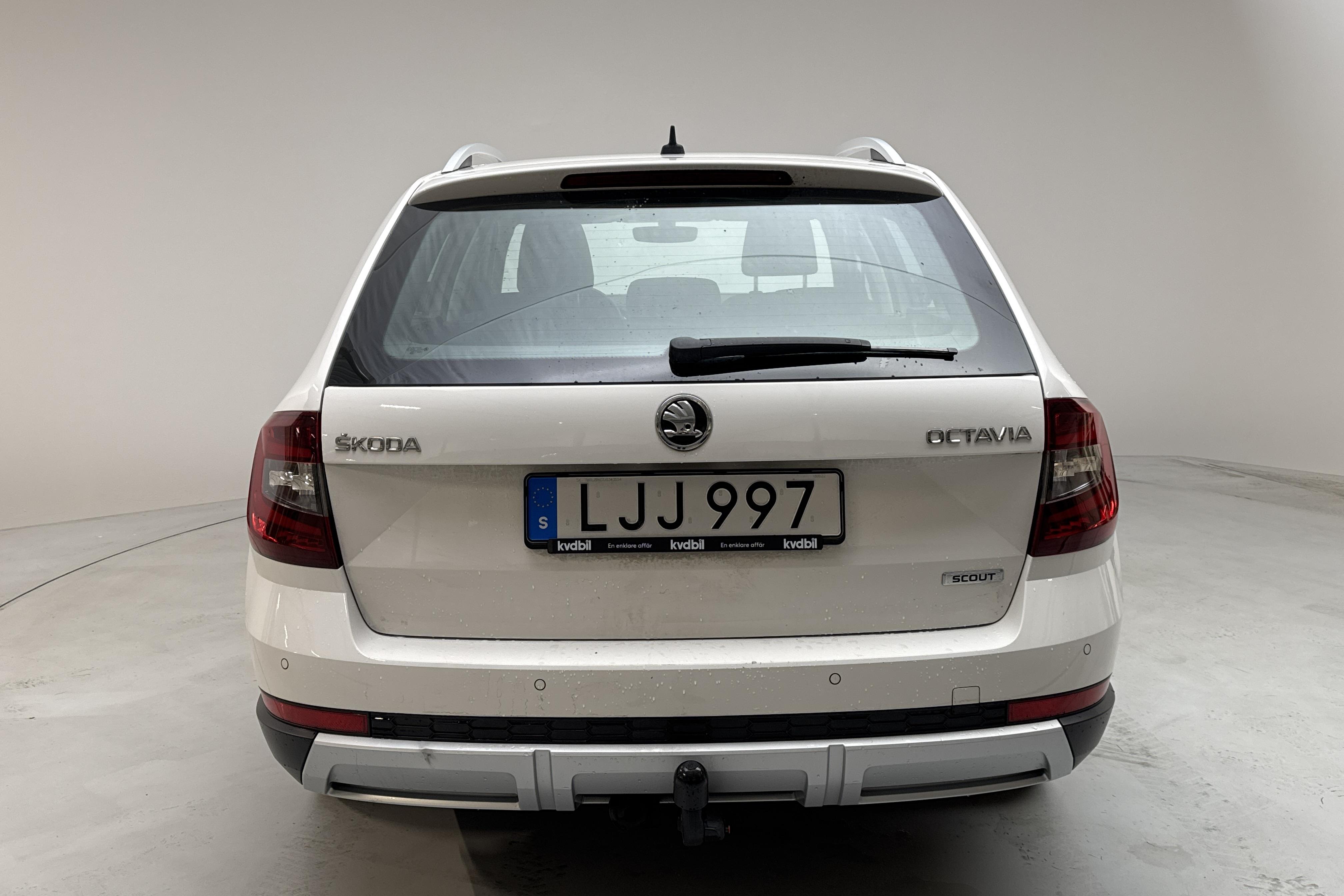 Skoda Octavia Scout II 2.0 TDI 4X4 (150hk) - 15 448 mil - Manuell - vit - 2018