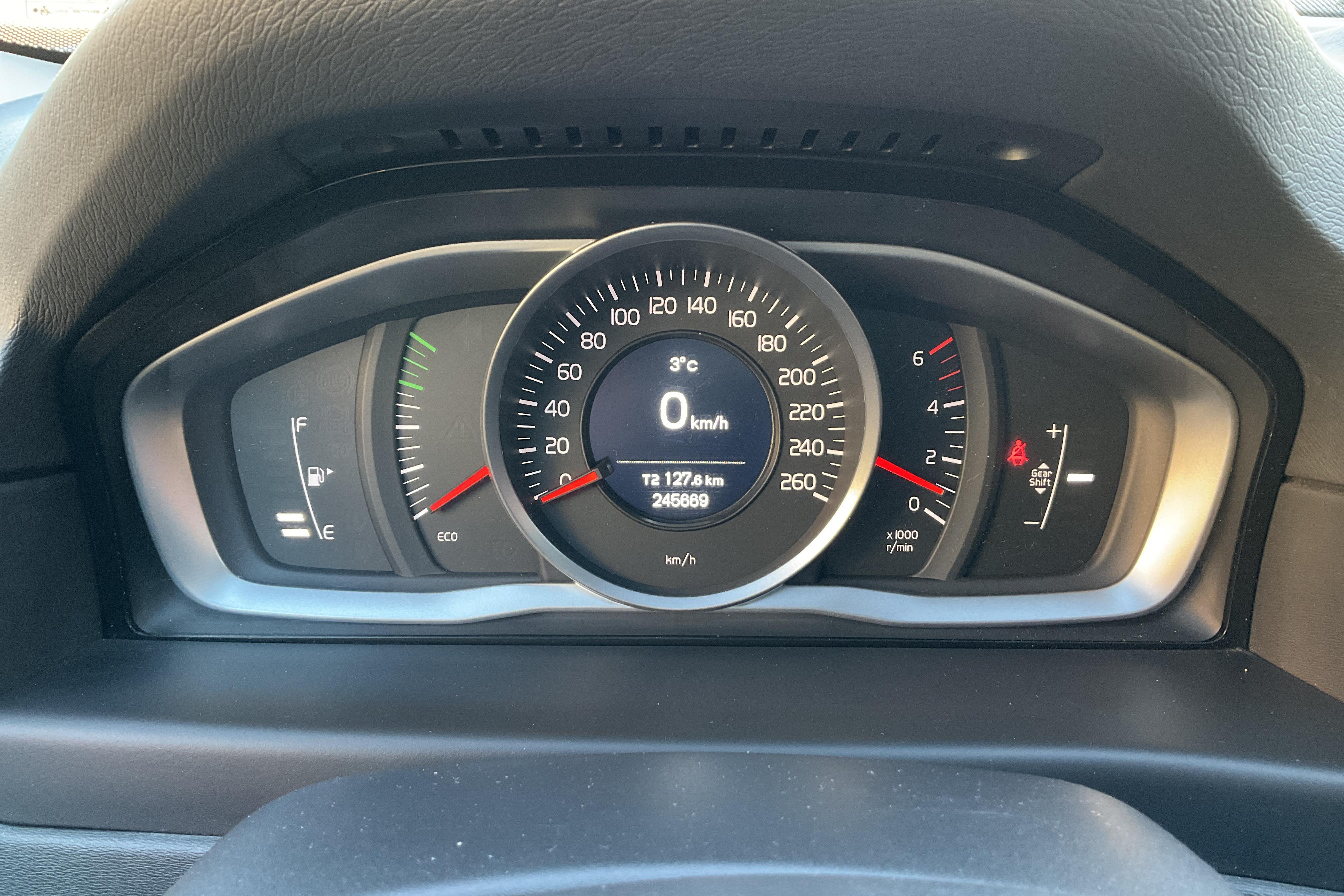 Volvo V70 II D3 (136hk) - 245 660 km - Manualna - biały - 2014