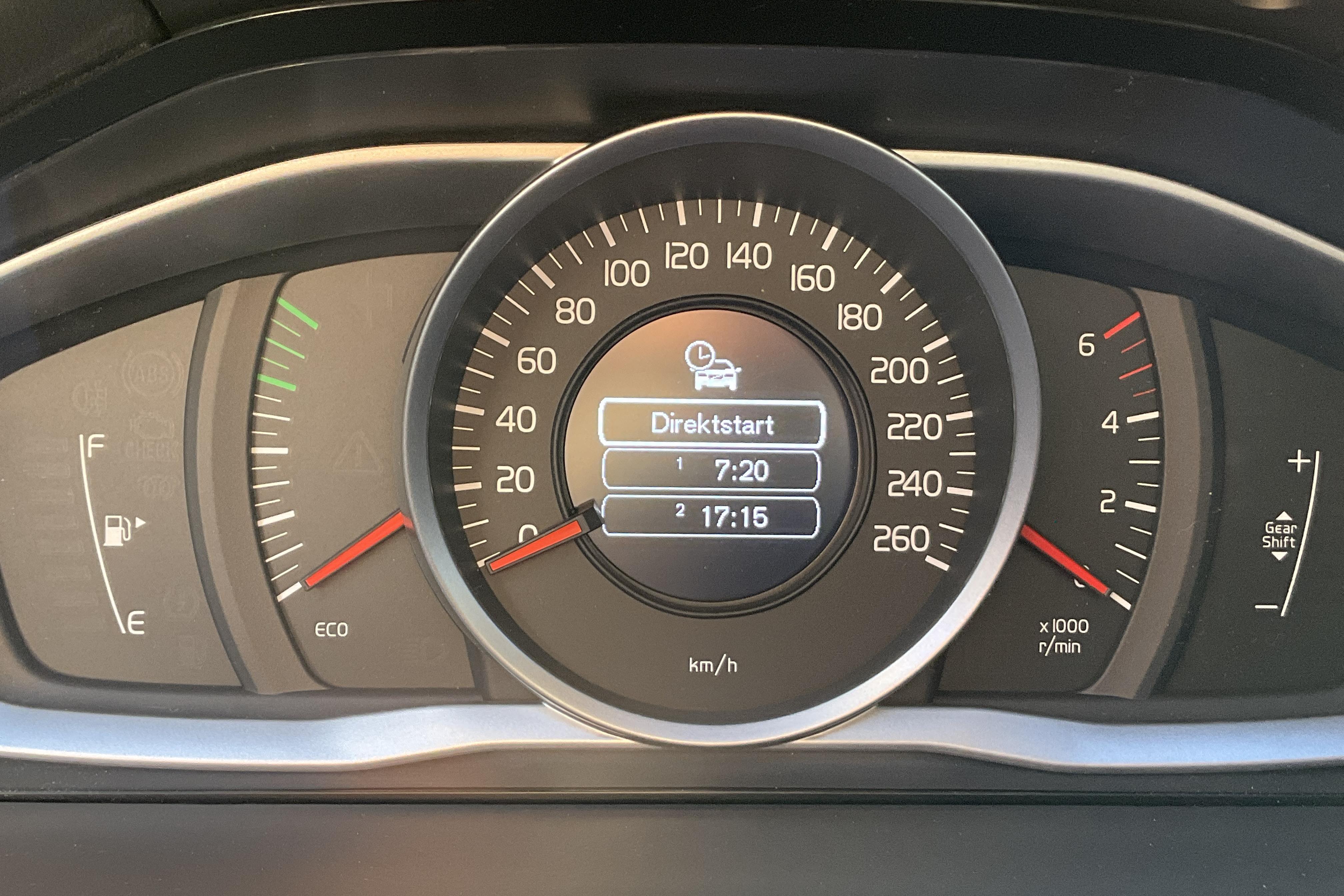 Volvo V70 II D3 (136hk) - 245 660 km - Manualna - biały - 2014