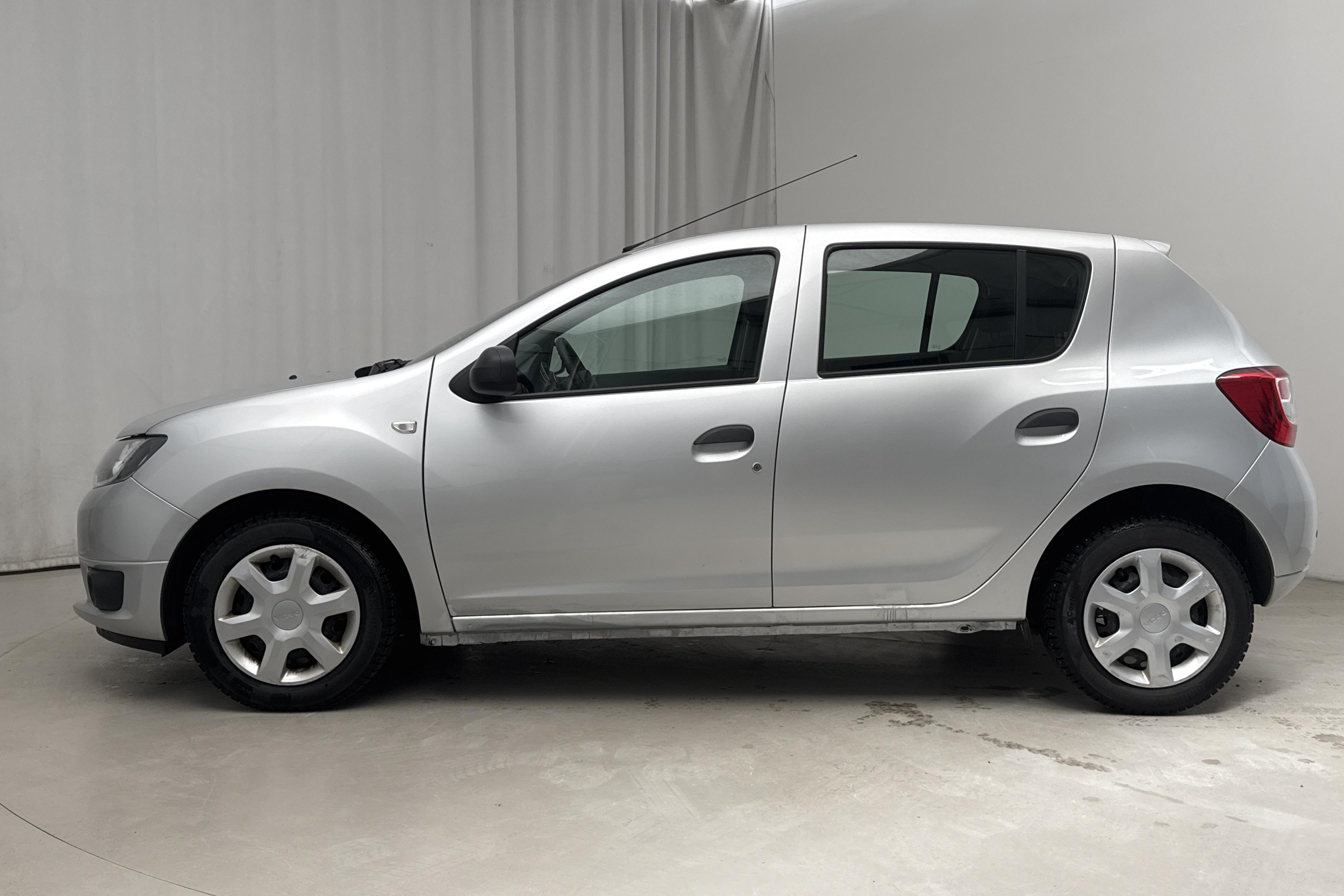 Dacia Sandero 0.9 TCe (90hk) - 66 040 km - Manual - silver - 2015