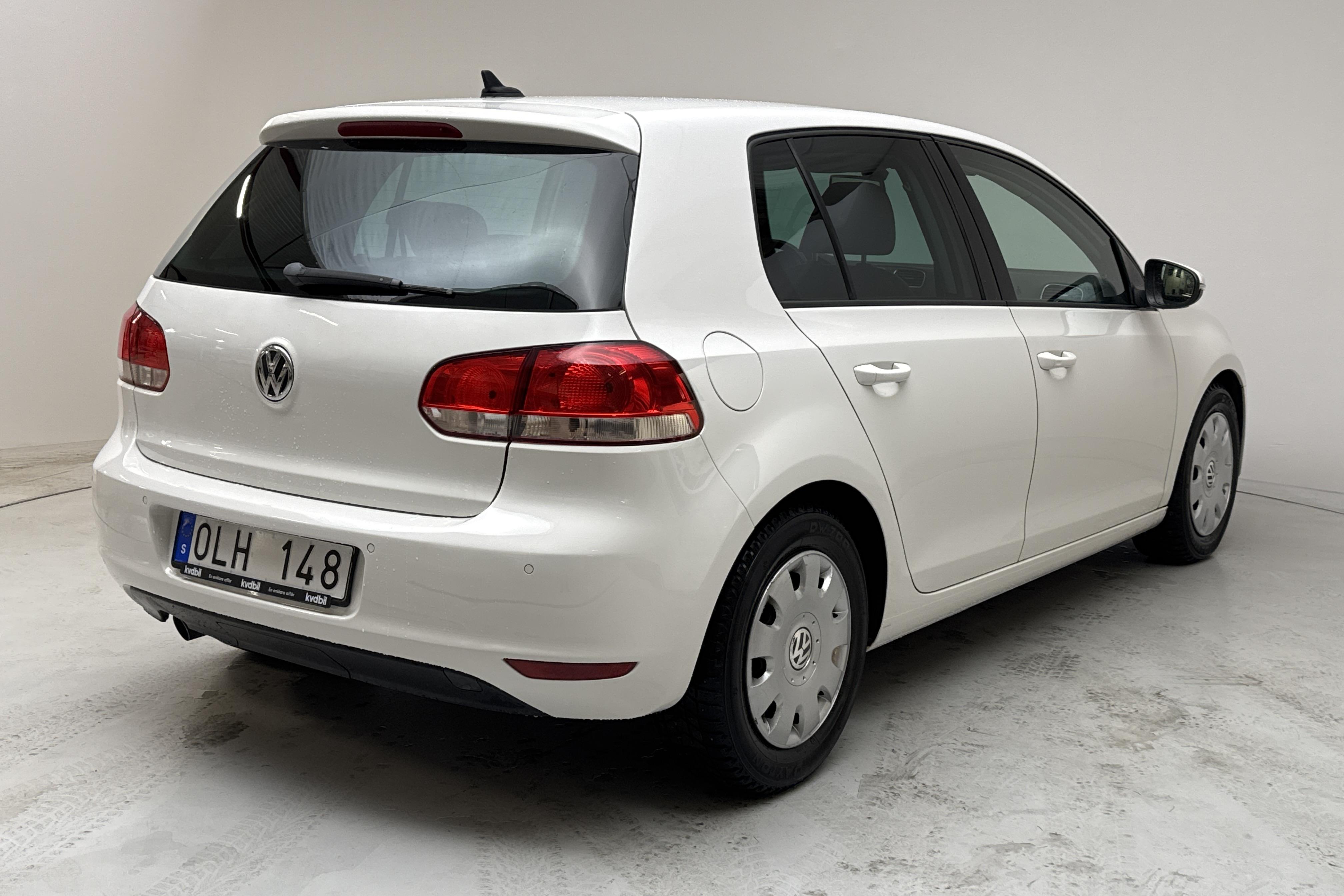 VW Golf VI 1.6 TDI BlueMotion Technology 5dr (105hk) - 14 330 mil - Automat - vit - 2011