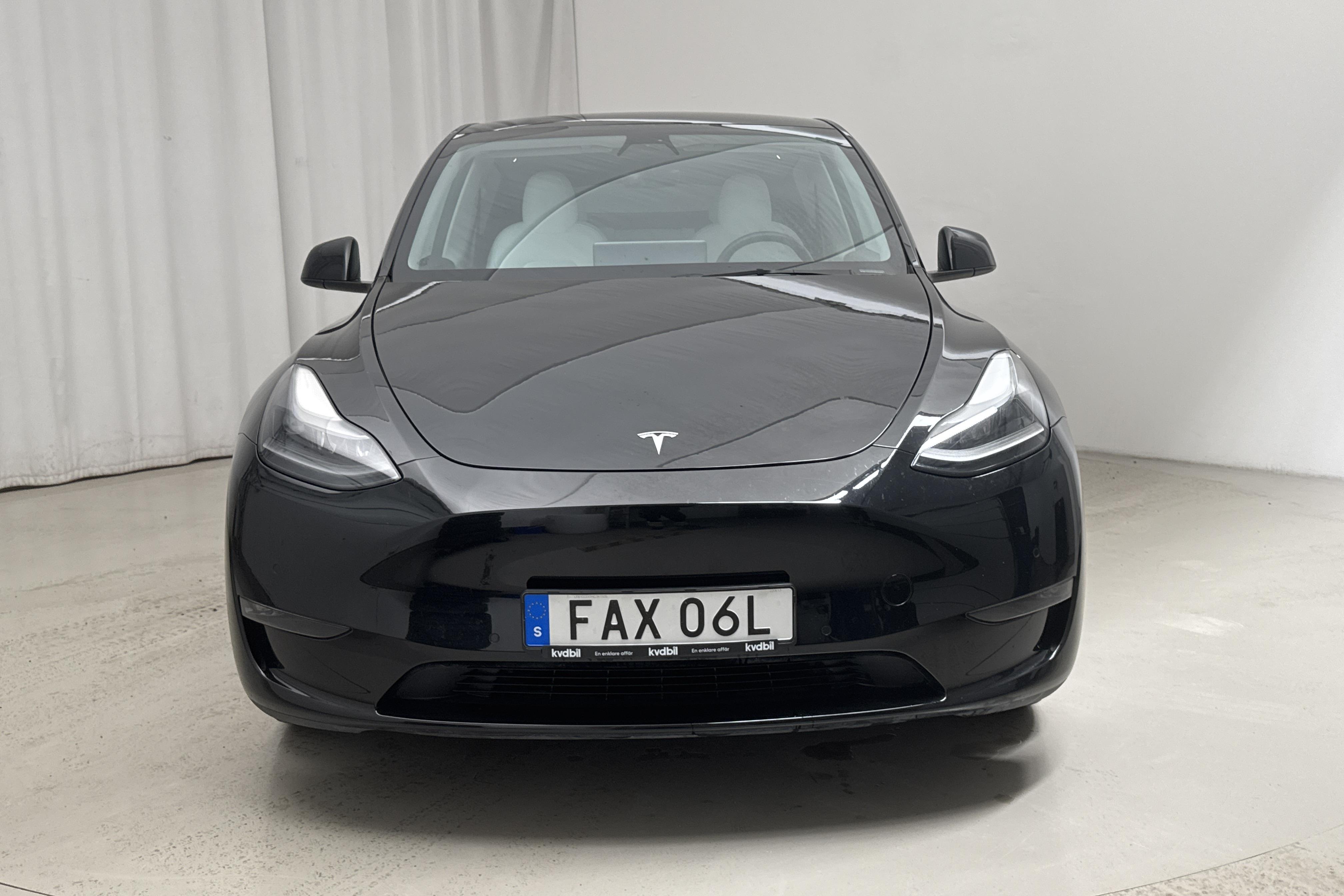 Tesla Model Y Long Range Dual Motor AWD - 7 860 mil - Automat - svart - 2022