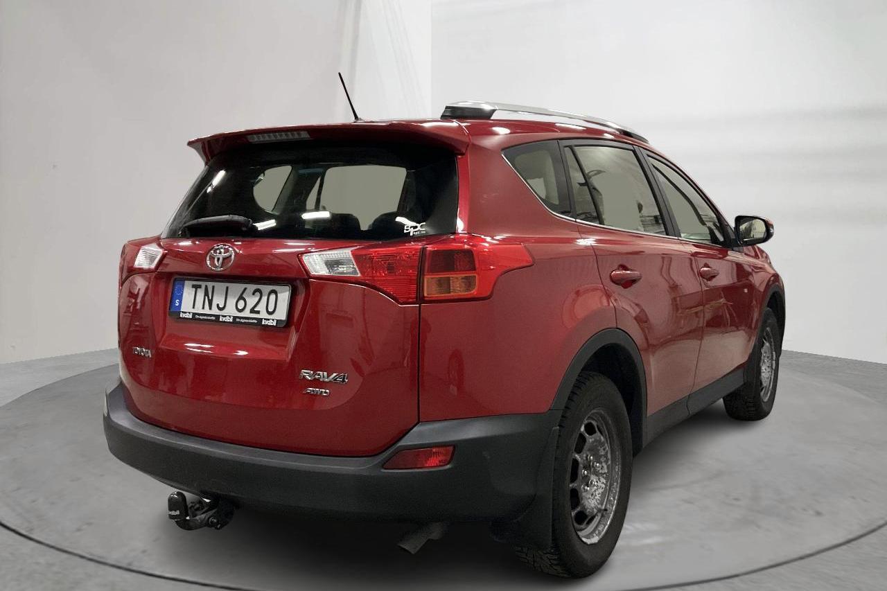 Toyota RAV4 2.2 D-4D DPF (150hk) - 157 750 km - Manual - Dark Red - 2015