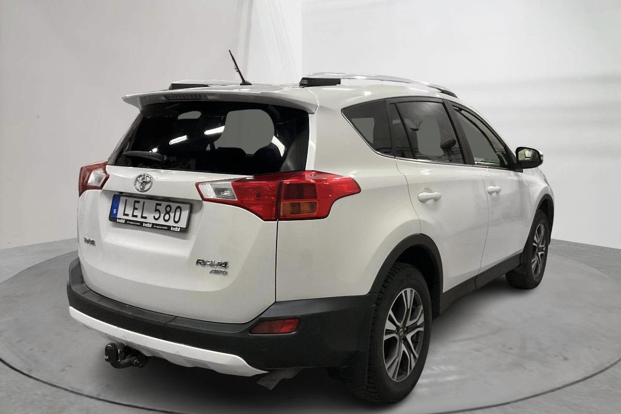 Toyota RAV4 2.2 D-4D DPF (150hk) - 20 914 mil - Manuell - vit - 2015