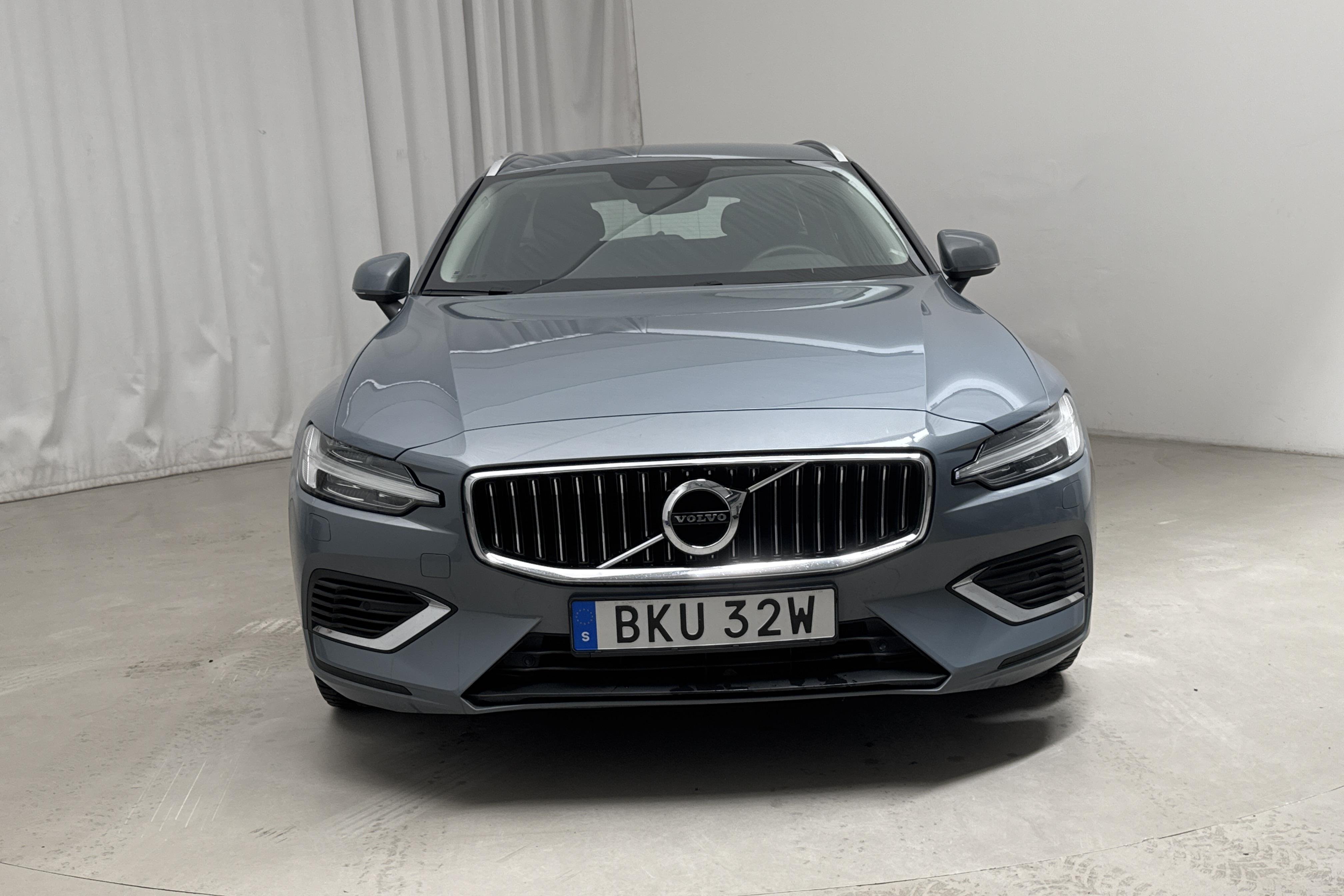 Volvo V60 T6 AWD Twin Engine (340hk) - 150 330 km - Automaattinen - harmaa - 2022