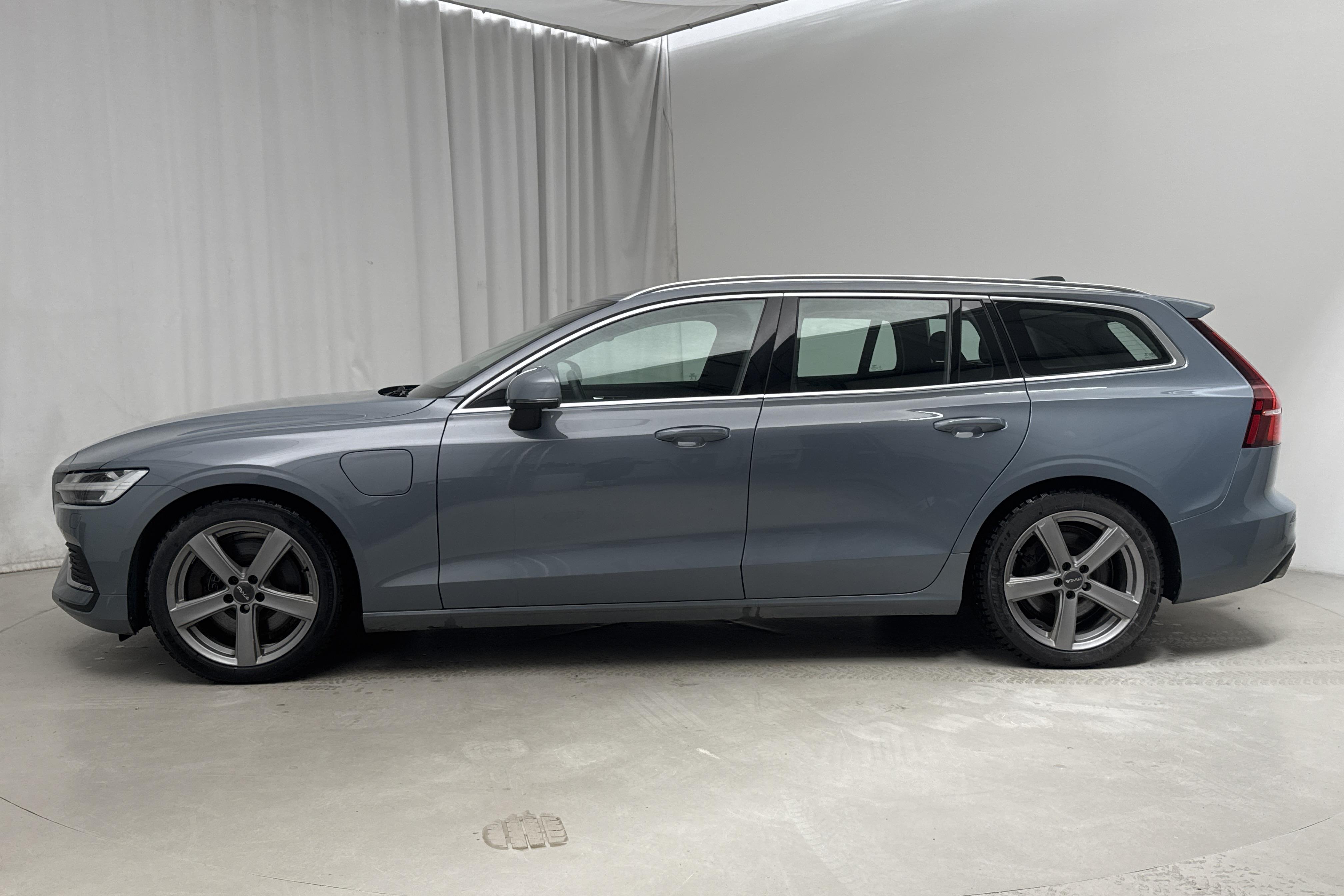 Volvo V60 T6 AWD Twin Engine (340hk) - 150 330 km - Automaattinen - harmaa - 2022