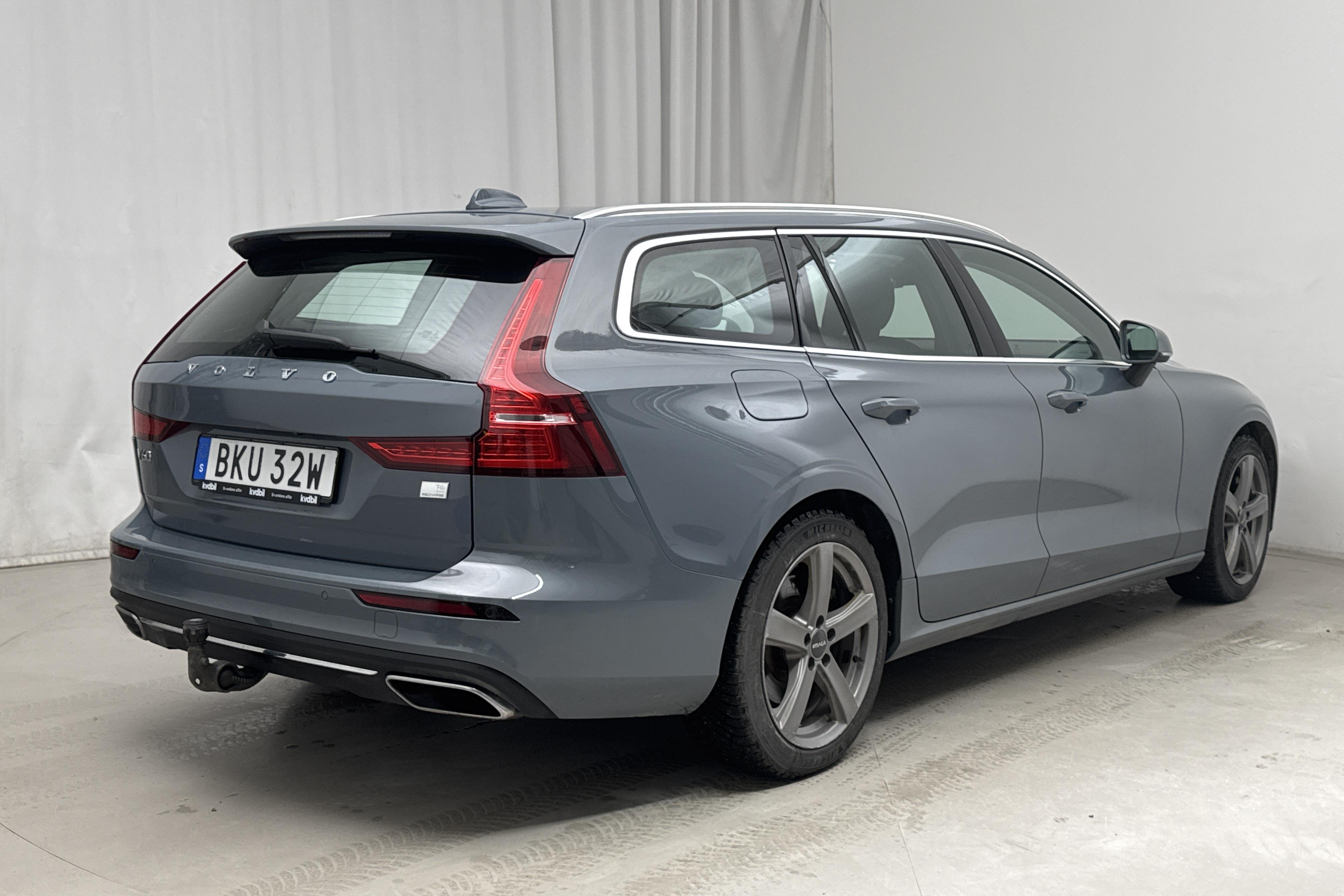 Volvo V60 T6 AWD Twin Engine (340hk) - 150 330 km - Automaattinen - harmaa - 2022