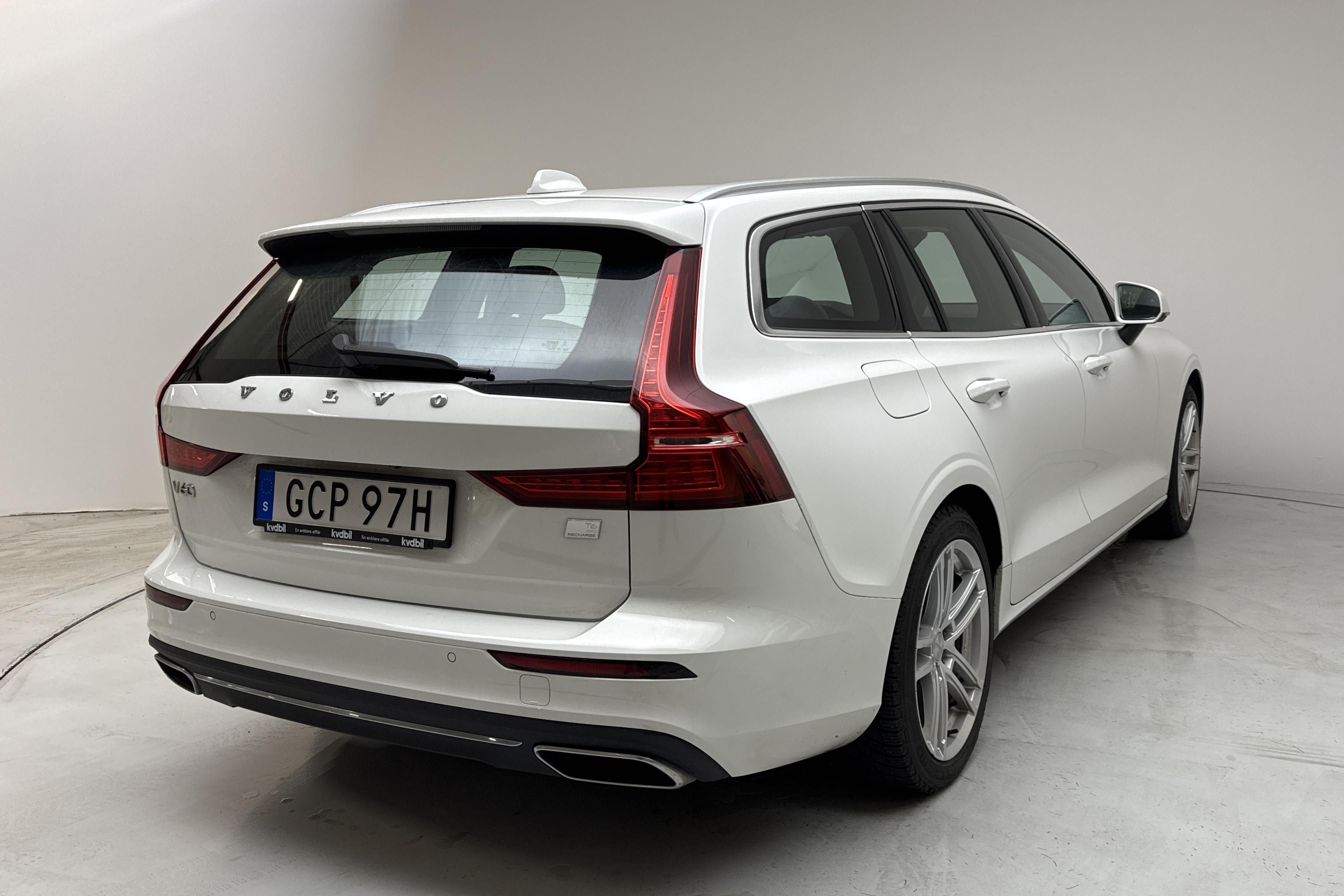 Volvo V60 T6 AWD Twin Engine (340hk) - 40 260 km - Automatic - white - 2022