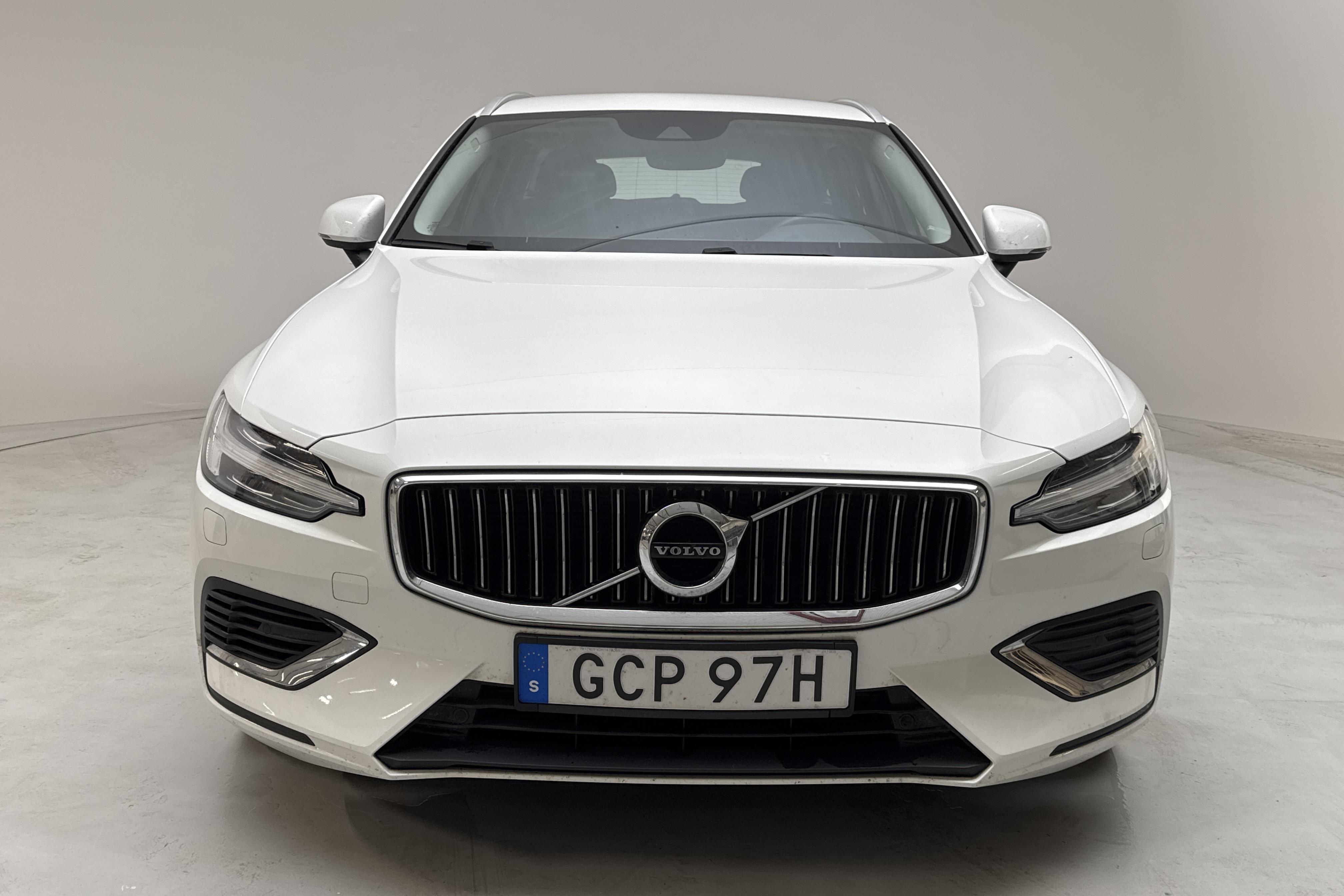 Volvo V60 T6 AWD Twin Engine (340hk) - 40 260 km - Automatic - white - 2022