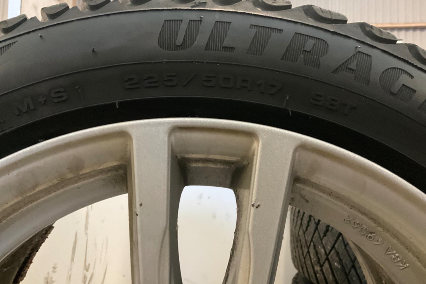 Vinterhjul (nr 3) GOODYEAR 225/50R17 - 0 km