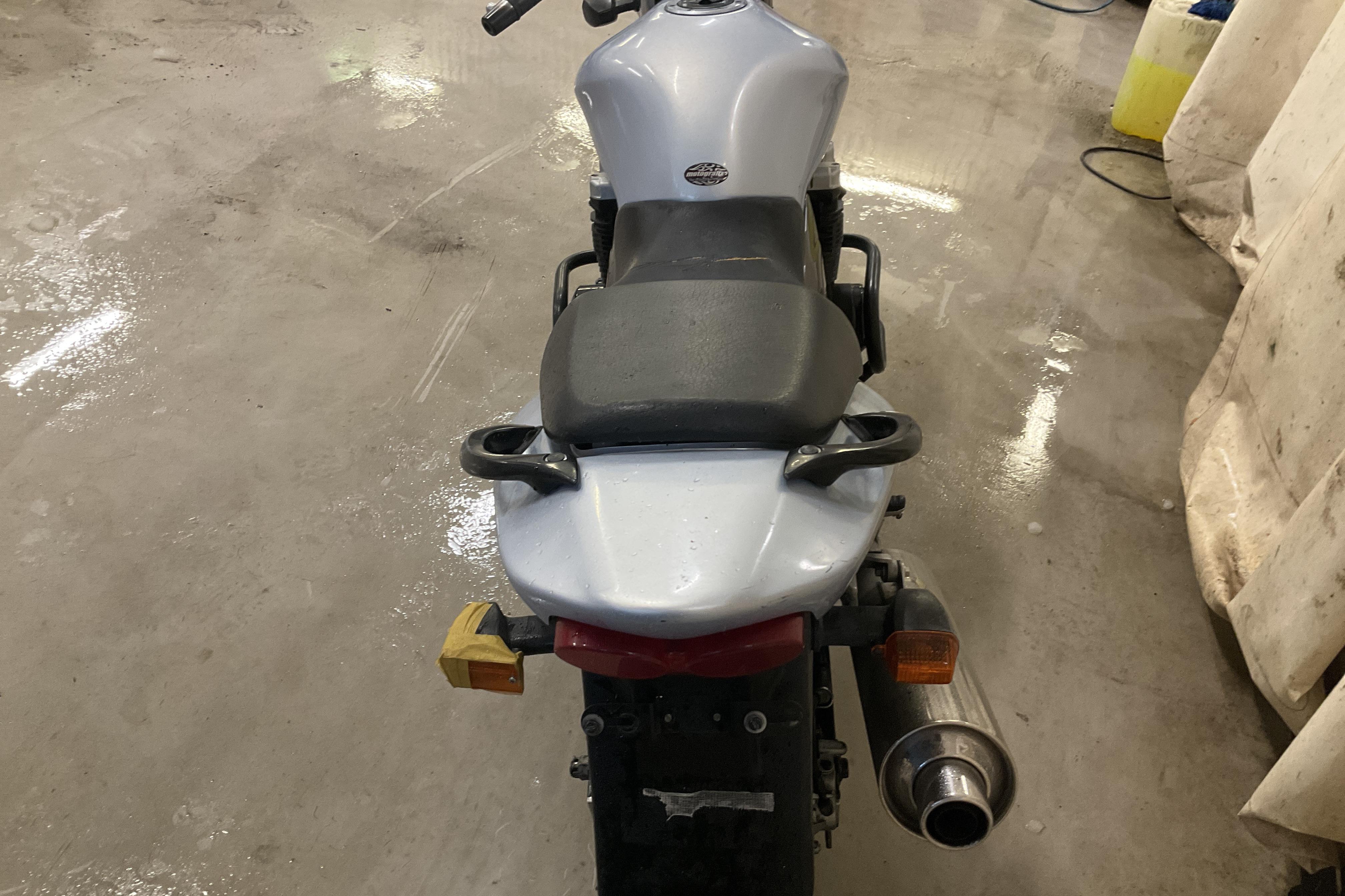 Kawasaki ZR-7 Motorcykel A2 Reparations/reservdelsobjekt - 41 260 km - Manuaalinen - hopea - 2003