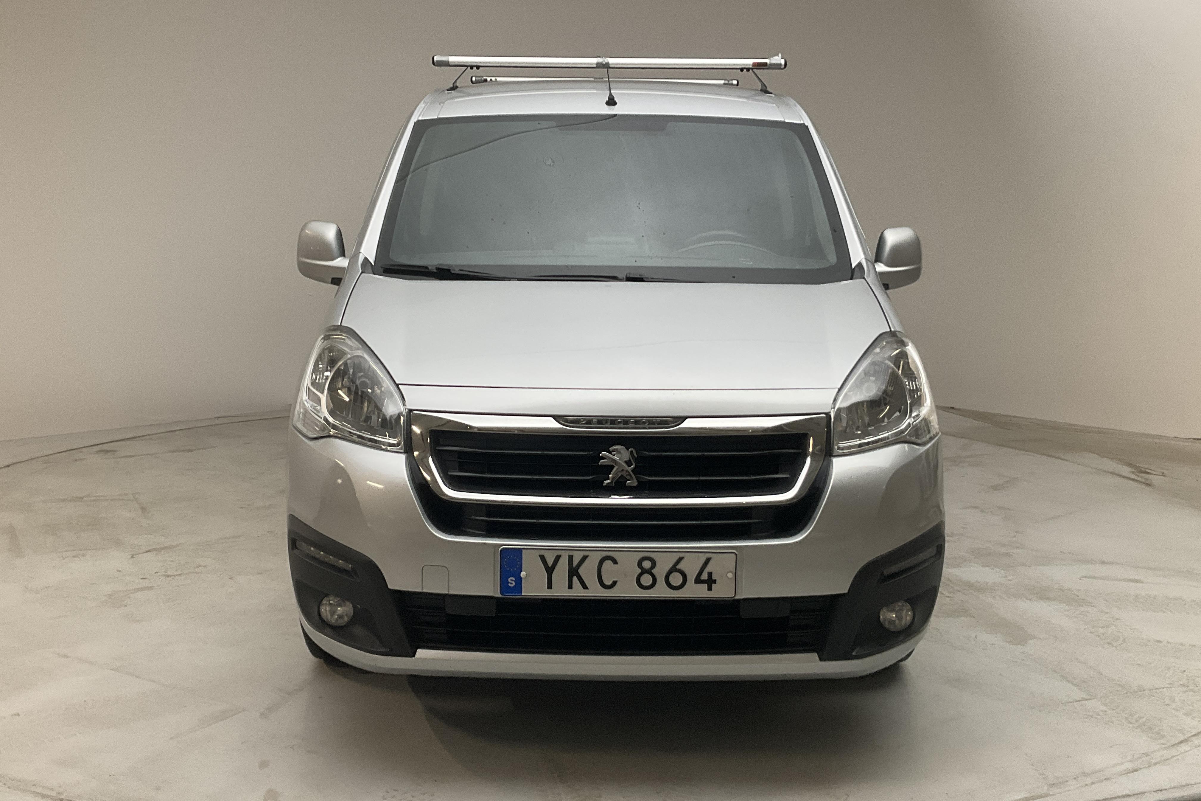 Peugeot Partner 1.6 BlueHDI Skåp (100hk) - 124 830 km - Manuaalinen - Light Grey - 2017