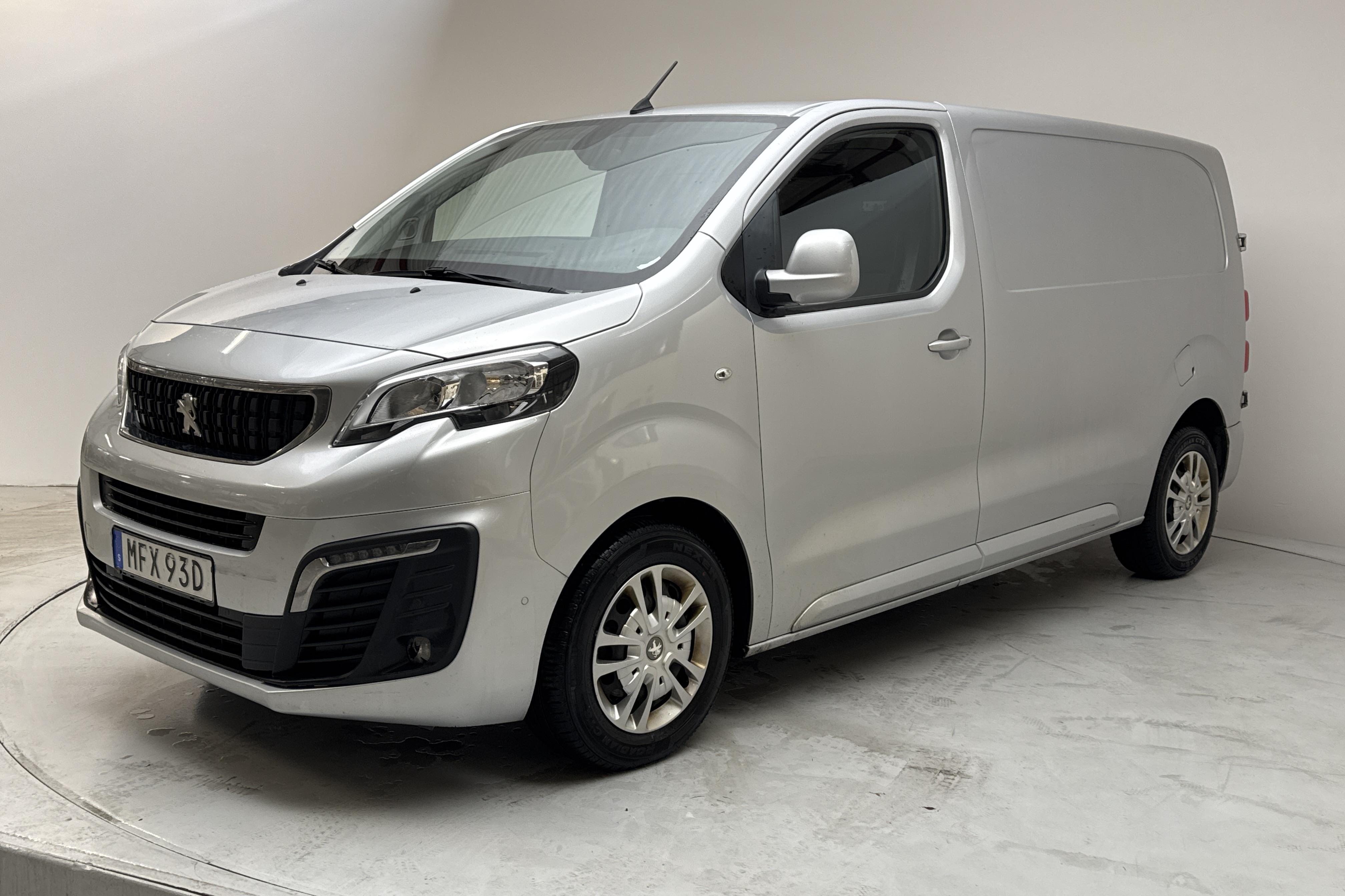 Peugeot Expert BlueHDi Skåp (177hk) - 22 175 mil - Automat - Light Grey - 2019