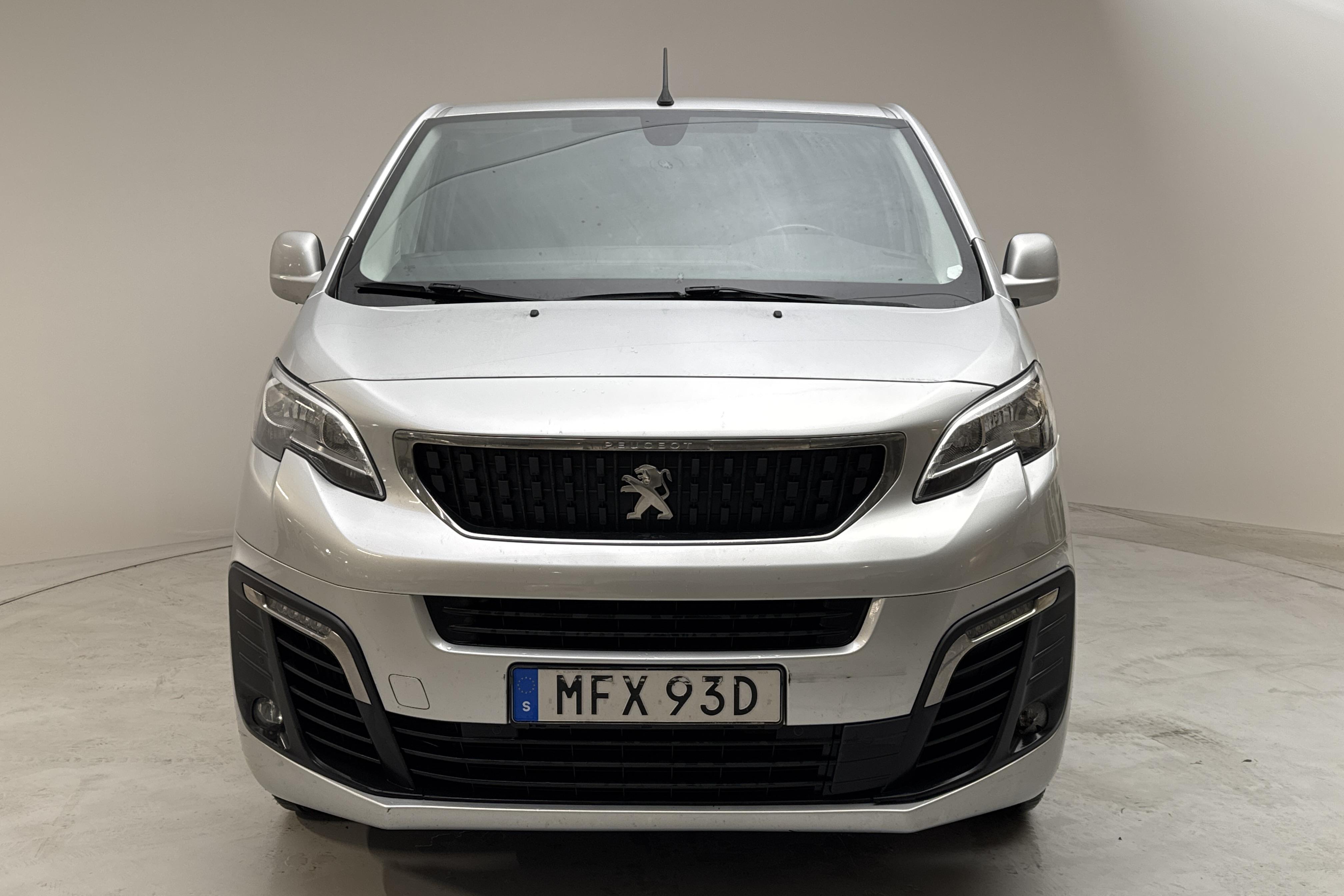 Peugeot Expert BlueHDi Skåp (177hk) - 22 175 mil - Automat - Light Grey - 2019