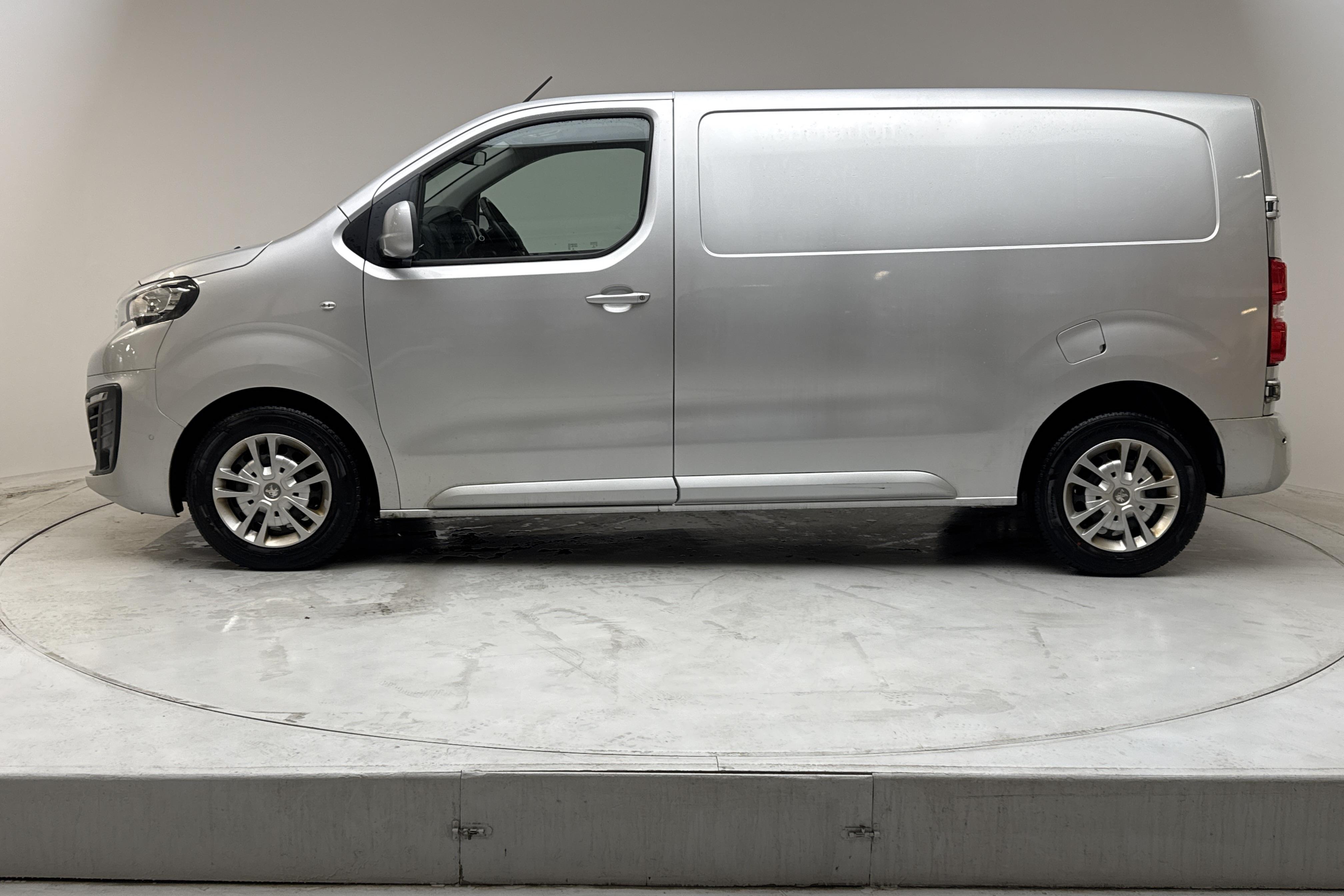 Peugeot Expert BlueHDi Skåp (177hk) - 22 175 mil - Automat - Light Grey - 2019