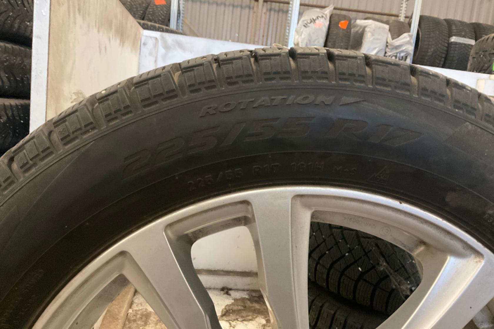 Vinterhjul (nr 9) PIRELLI ICE ZERO 225/55R17 - 0 km