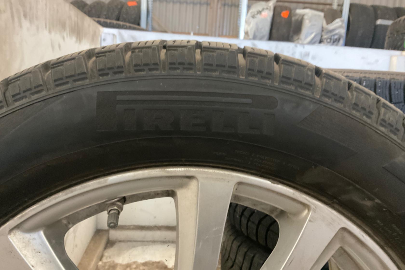 Vinterhjul (nr 9) PIRELLI ICE ZERO 225/55R17 - 0 km