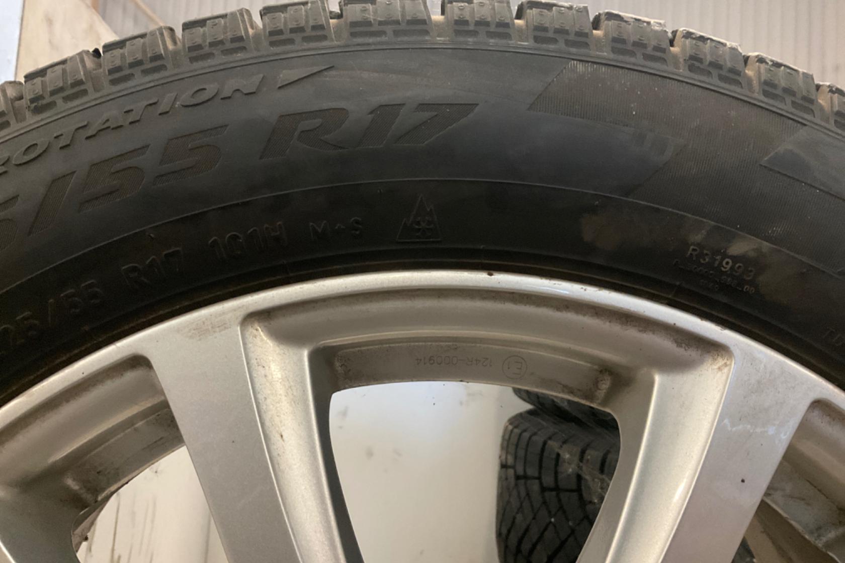 Vinterhjul (nr 9) PIRELLI ICE ZERO 225/55R17 - 0 km