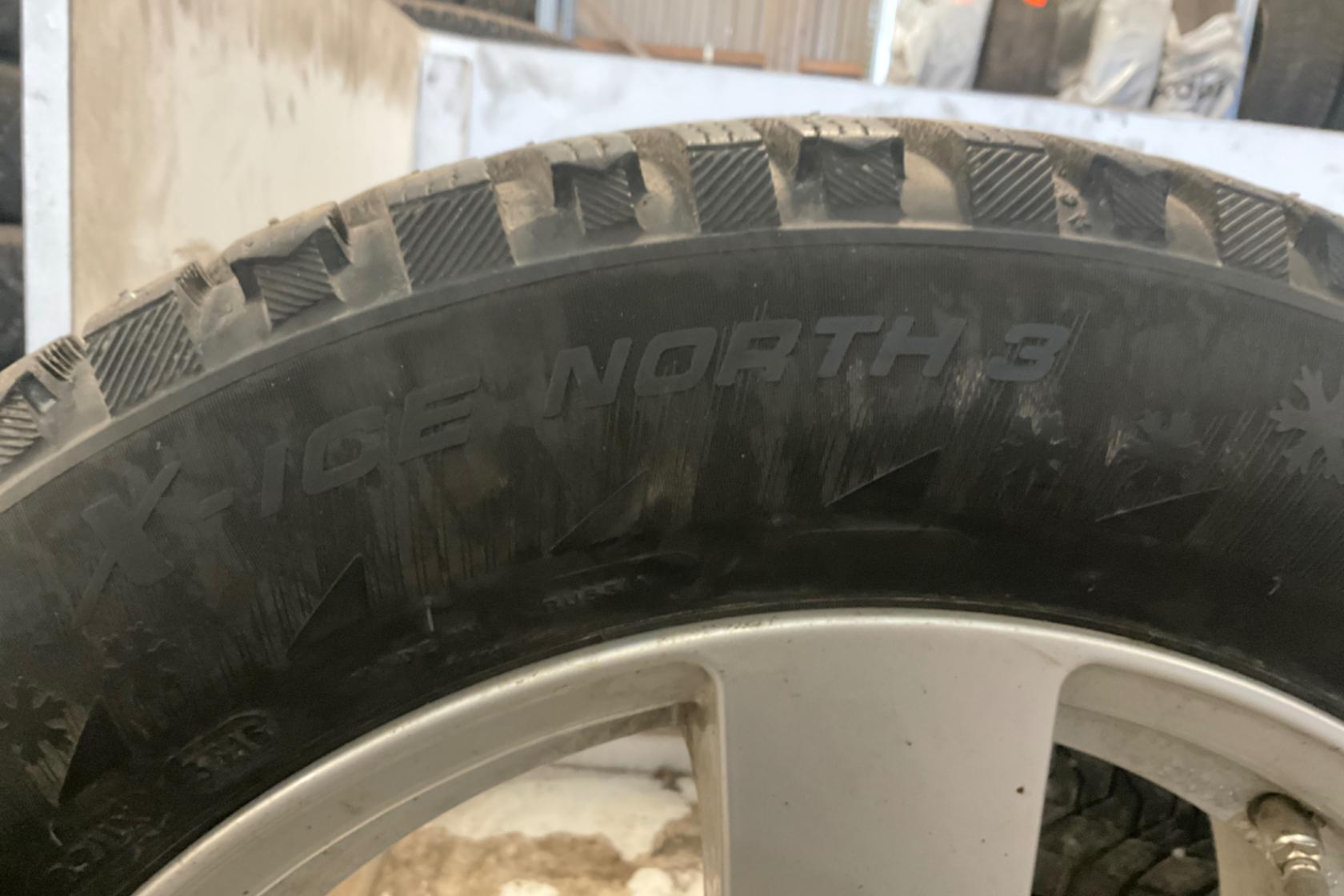 Vinterhjul (nr 10) MICHELIN X-ICE NORTH 3 215/60R17 - 0 km