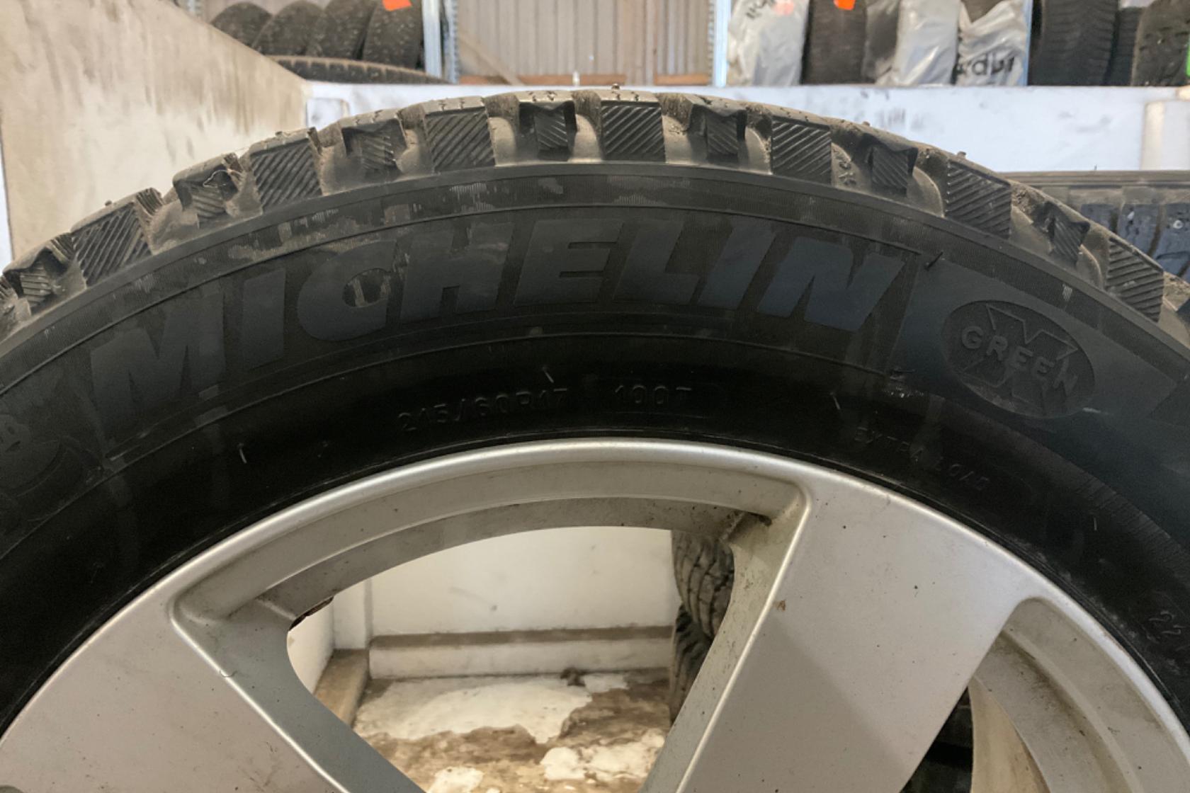 Vinterhjul (nr 10) MICHELIN X-ICE NORTH 3 215/60R17 - 0 km