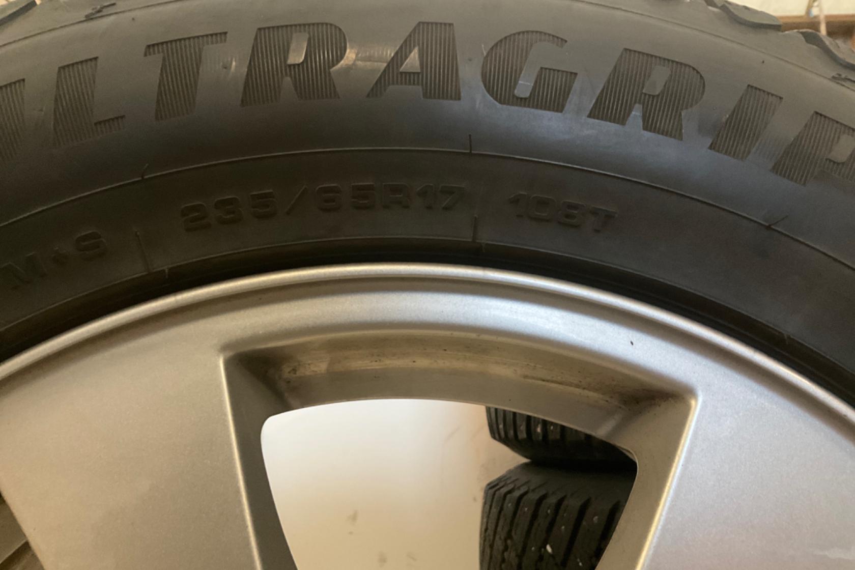 Vinterhjul (nr 19) GOODYEAR ULTRAGRIP 235/65R17 - 0 km